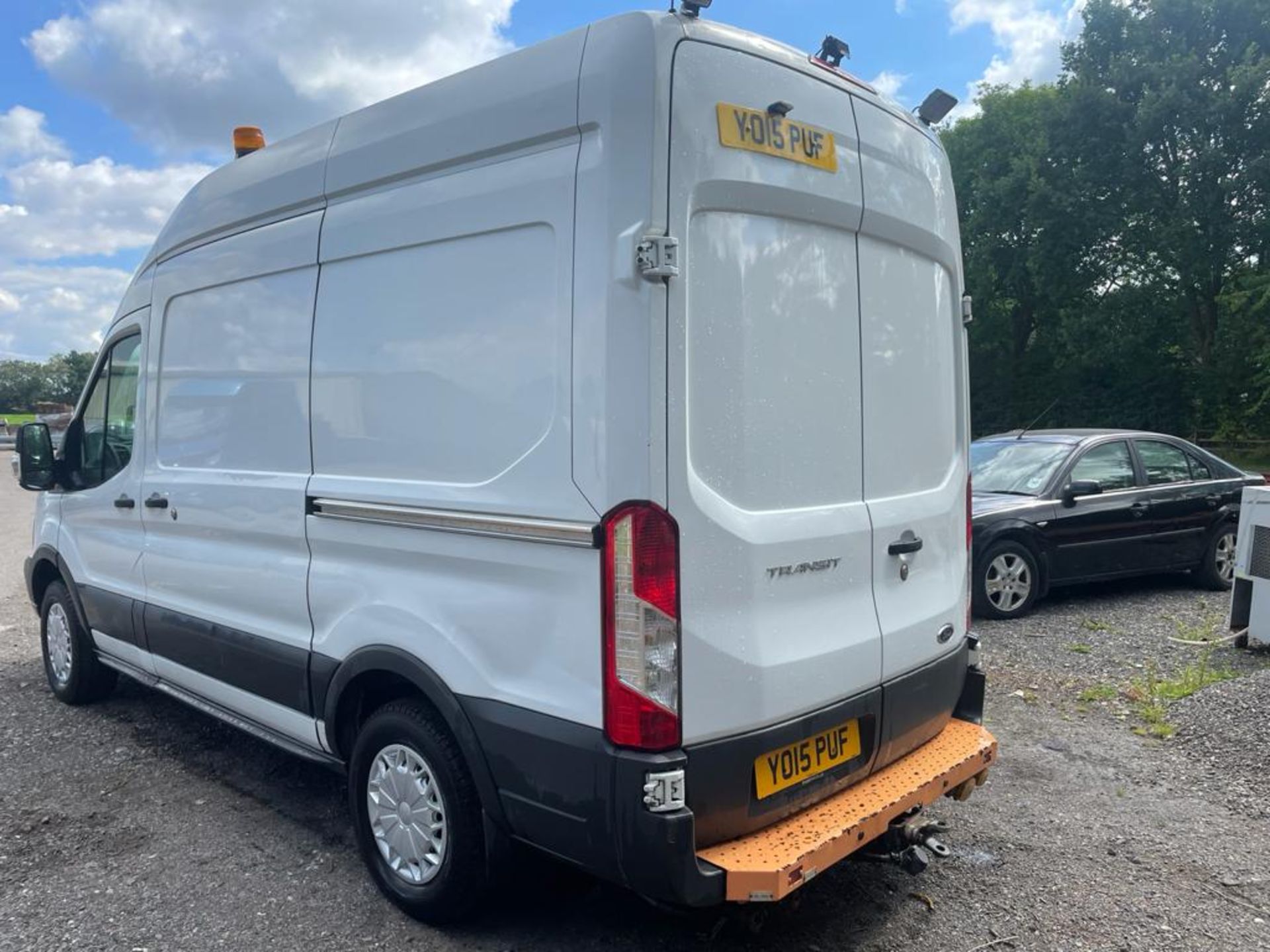 2015 FORD TRANSIT 350 L2H3 WHITE COMPRESSOR VAN, 2.2 DIESEL ENGINE, 146K MILES *PLUS VAT* - Image 5 of 12