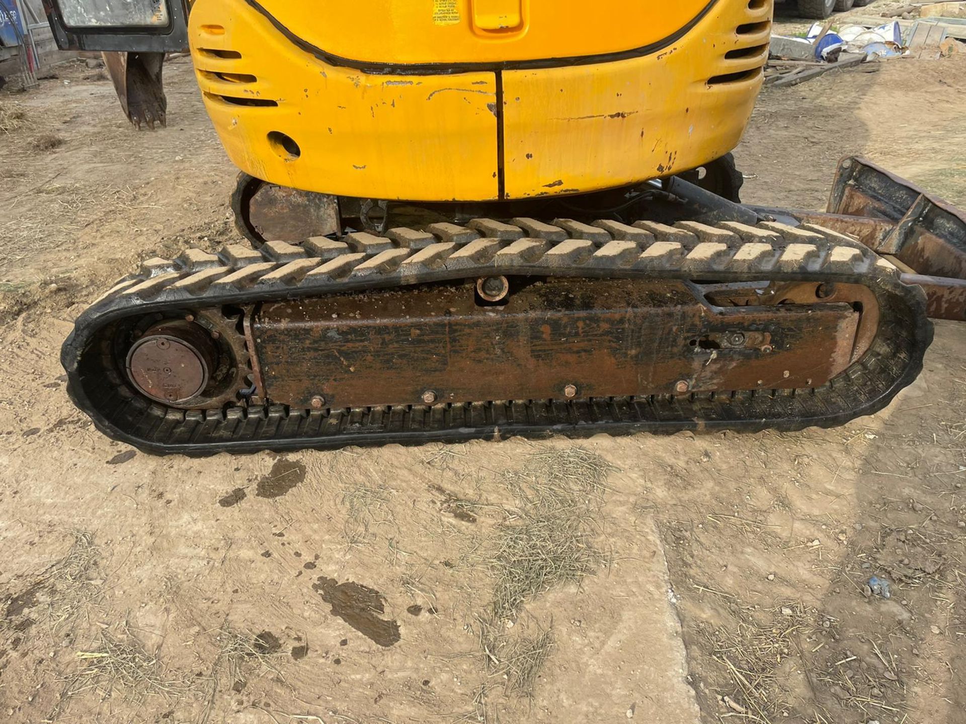 2005 JCB 8027 ZTS MINI DIGGER, RUNS DRIVES AND DIGS, SHOWING A LOW 268 HOURS, FULLY GLASS CAB - Image 13 of 24