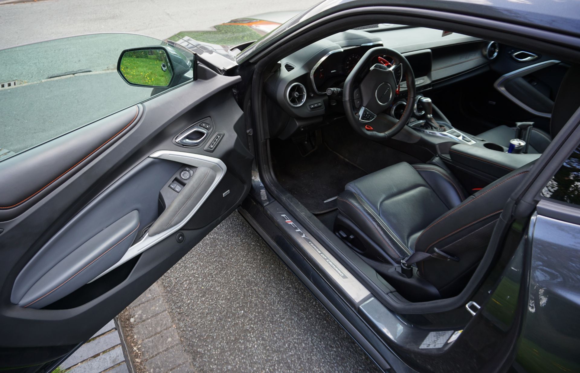 2017/17 REG CHEVROLET CAMARO V8 AUTOMATIC GREY COUPE 50th ANNIVERSARY EDITION, LHD, LOW MILEAGE - Image 6 of 14