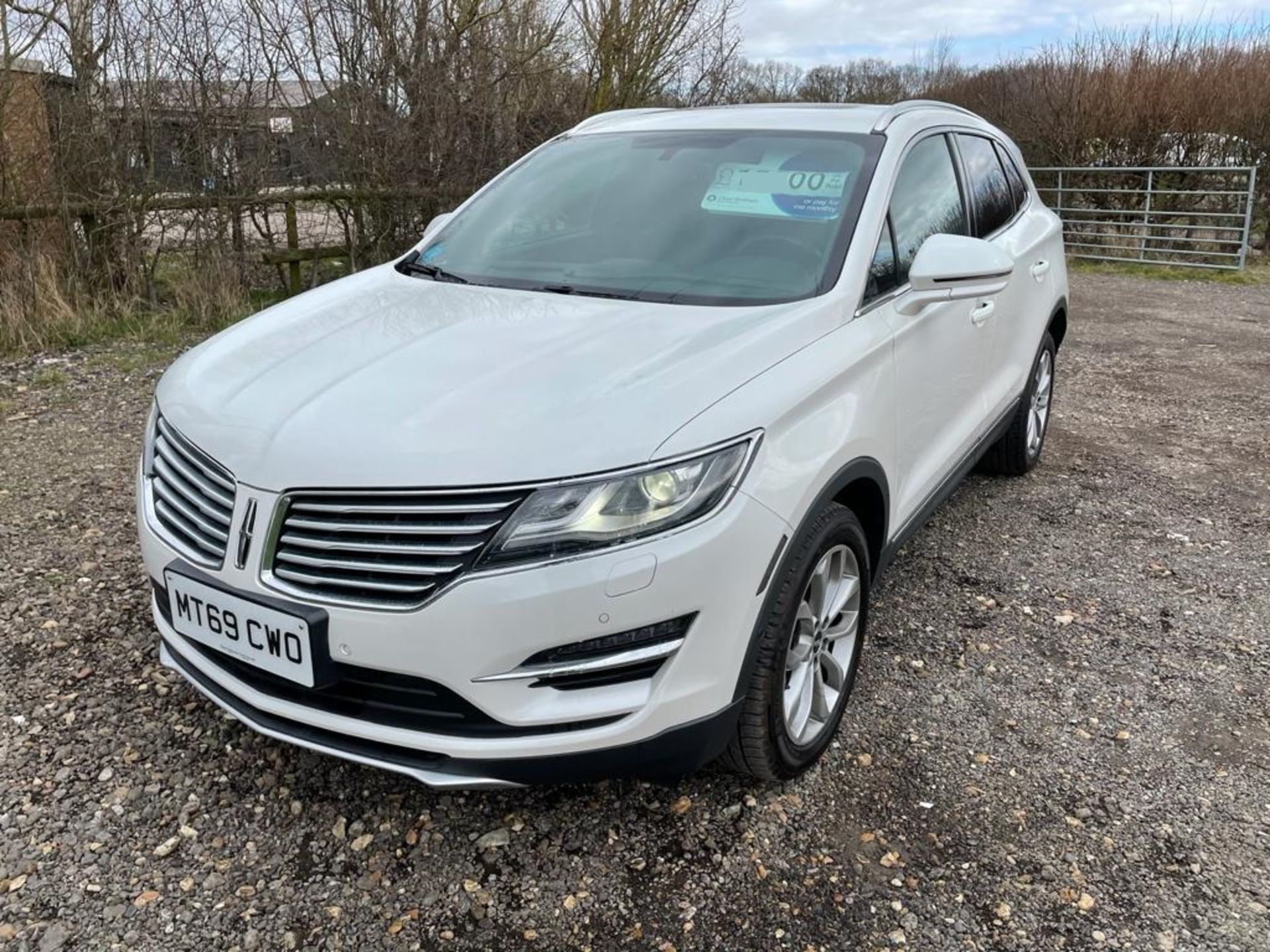 69 REG LINCOLN MKC RESERVE 2.0L ECOBOOST, 200bhp, PLATINUM WHITE WITH CAPPUCCINO LEATHER INTERIOR - Image 4 of 13