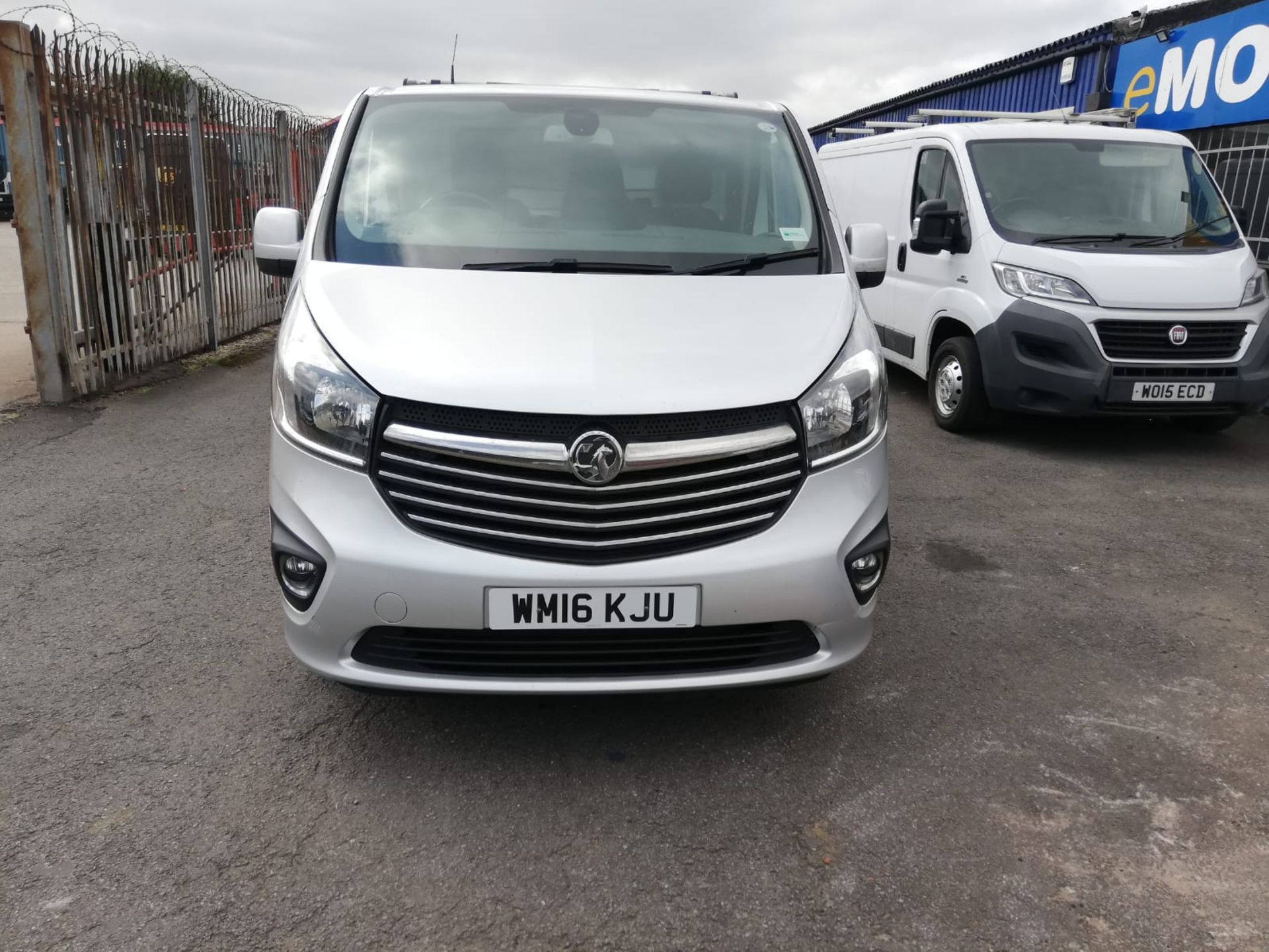 2016 VAUXHALL VIVARO 2900 SPORTIVE CDTI SILVER PANEL VAN, 1.6 DIESEL, 96K MILES WITH FSH *PLUS VAT* - Image 2 of 11