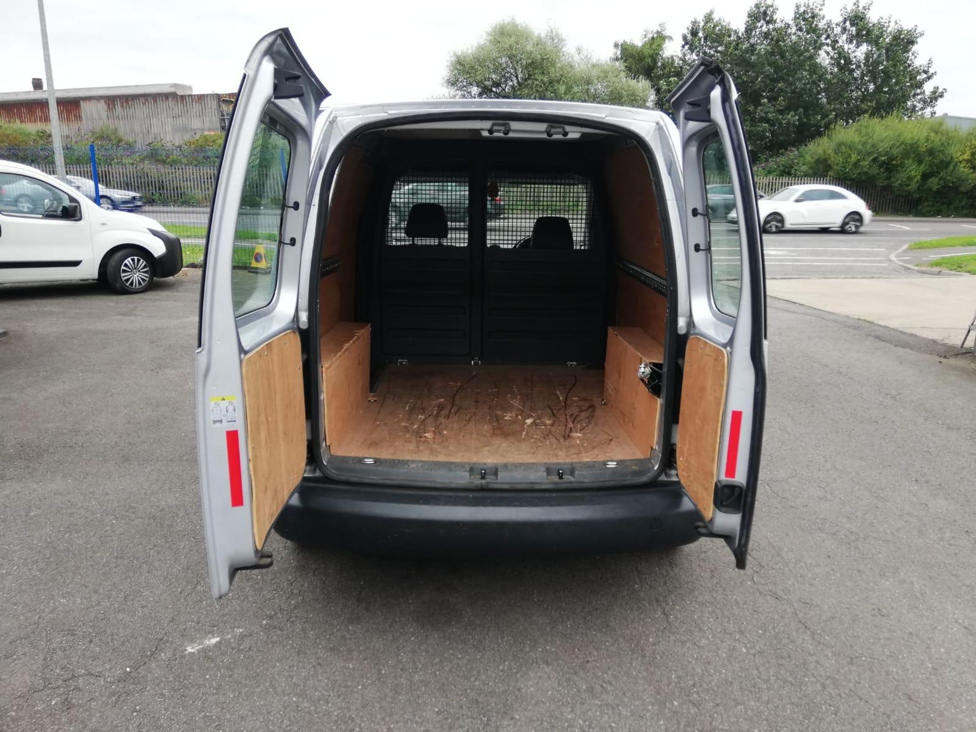 2013/63 VOLKSWAGEN CADDY C20 STARTLINE TDI SILVER PANEL VAN, 1.6 DIESEL, 100K MILES *PLUS VAT* - Image 9 of 11