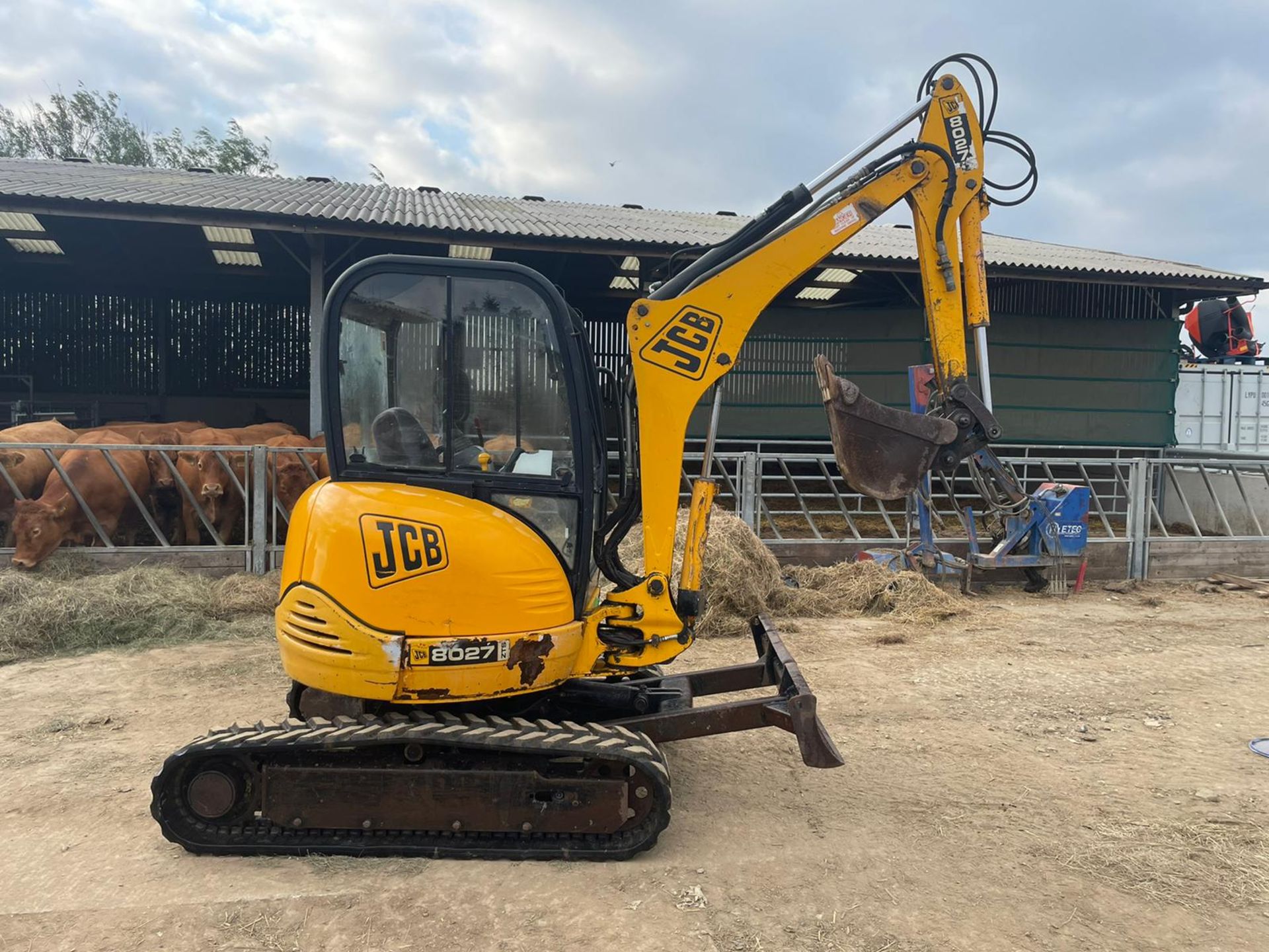 2005 JCB 8027 ZTS MINI DIGGER, RUNS DRIVES AND DIGS, SHOWING A LOW 268 HOURS, FULLY GLASS CAB - Image 7 of 24