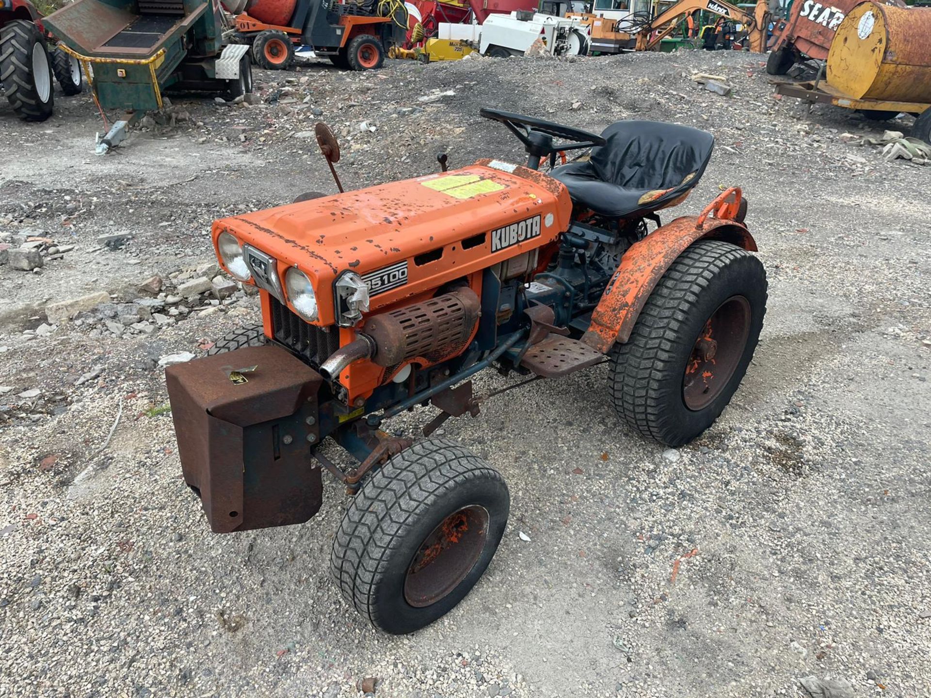 KUBOTA B5100 COMPACT TRACTOR WITH UNDERSLUNG MOWER, RUNS, DRIVES AND WORKS *PLUS VAT* - Image 2 of 12