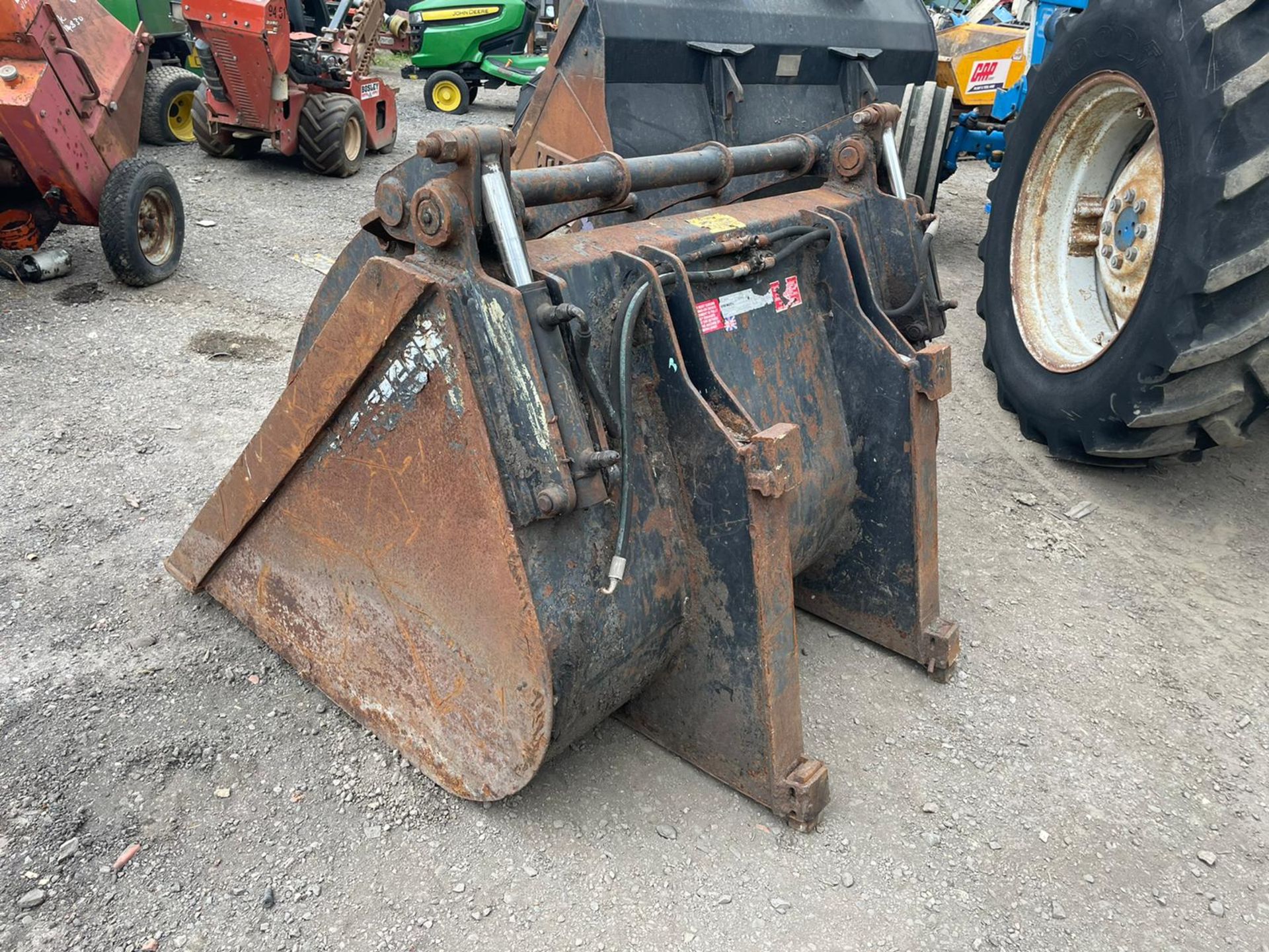 STRIMECH 58" HYDRAULIC JCB TELETRUK BUCKET GRAB *PLUS VAT* - Image 2 of 6