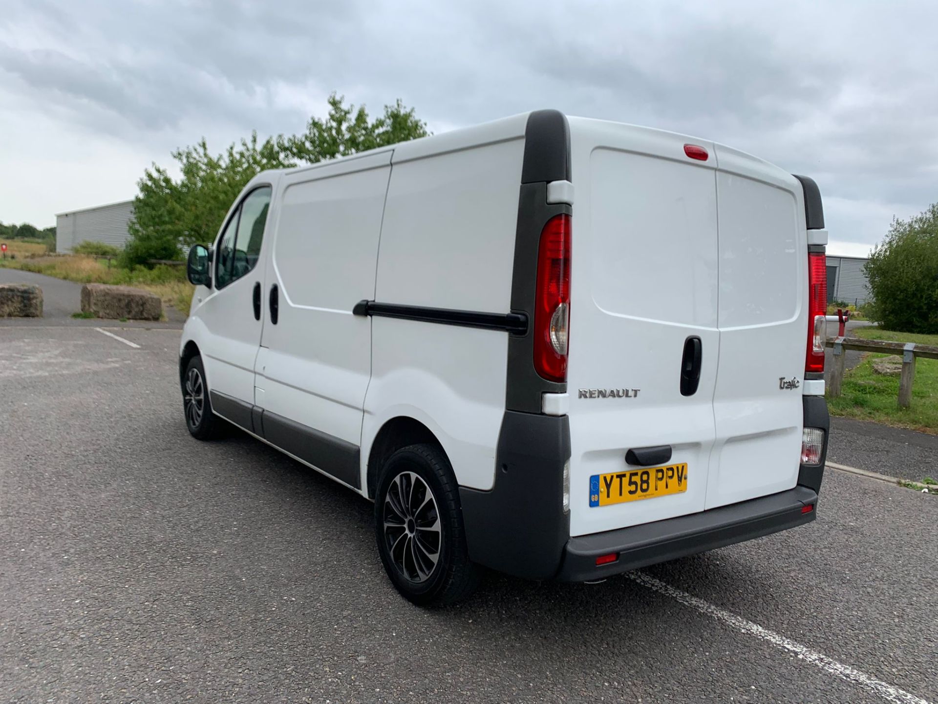 2008/58 REG RENAULT TRAFIC SL27+ DCI 115 2.0 DIESEL PANEL VAN, SHOWING 3 FORMER KEEPERS *NO VAT* - Image 5 of 16