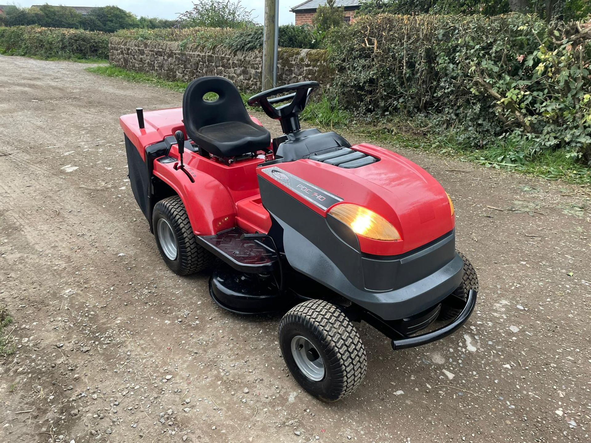 CASTEL GARDEN PDC140 RIDE ON MOWER, RUNS DRIVES CUTS, 13hp BRIGGS AND STRATTON ENGINE *NO VAT*