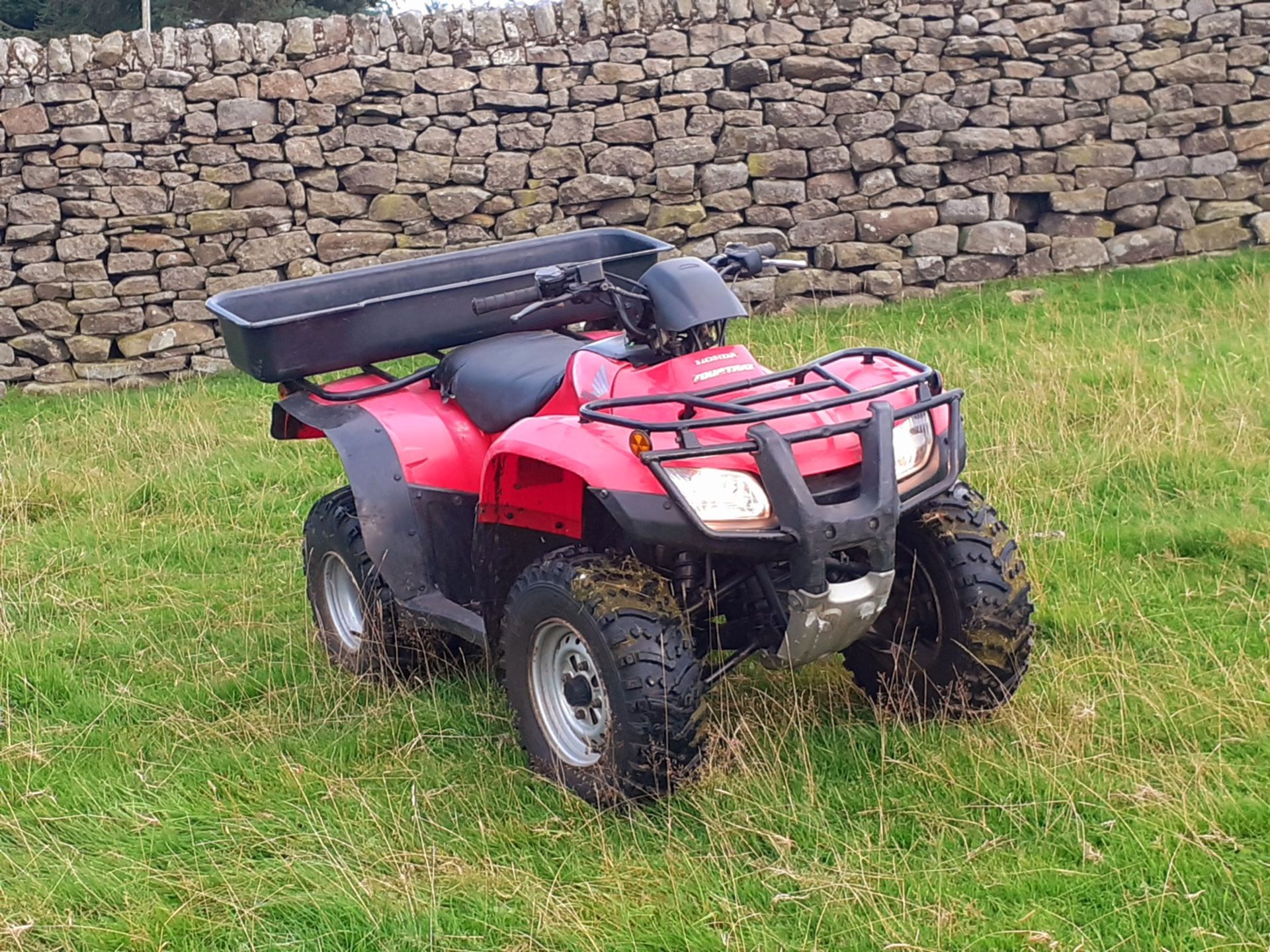 2009 HONDA FOURTRAX TRX 250 FARM QUAD BIKE, 1389 HOURS, MANUAL GEAR SHIFT WITH REVERSE *NO VAT* - Image 2 of 9