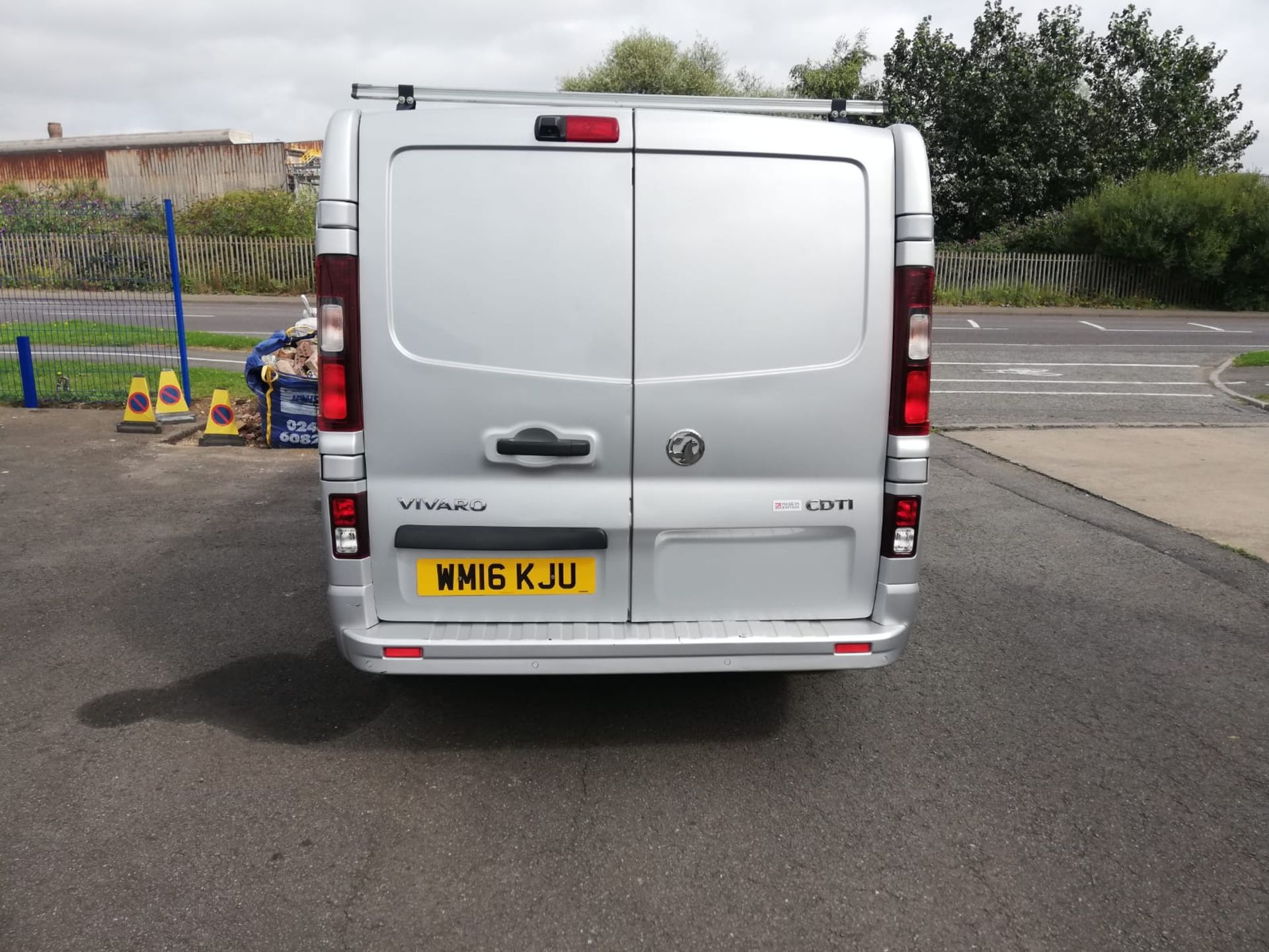 2016 VAUXHALL VIVARO 2900 SPORTIVE CDTI SILVER PANEL VAN, 1.6 DIESEL, 96K MILES WITH FSH *PLUS VAT* - Image 6 of 11