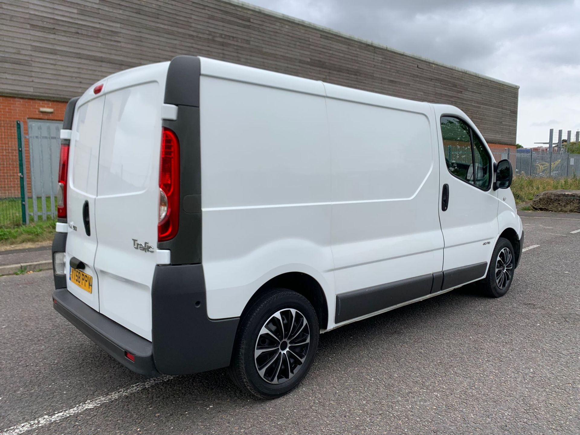 2008/58 REG RENAULT TRAFIC SL27+ DCI 115 2.0 DIESEL PANEL VAN, SHOWING 3 FORMER KEEPERS *NO VAT* - Image 7 of 16