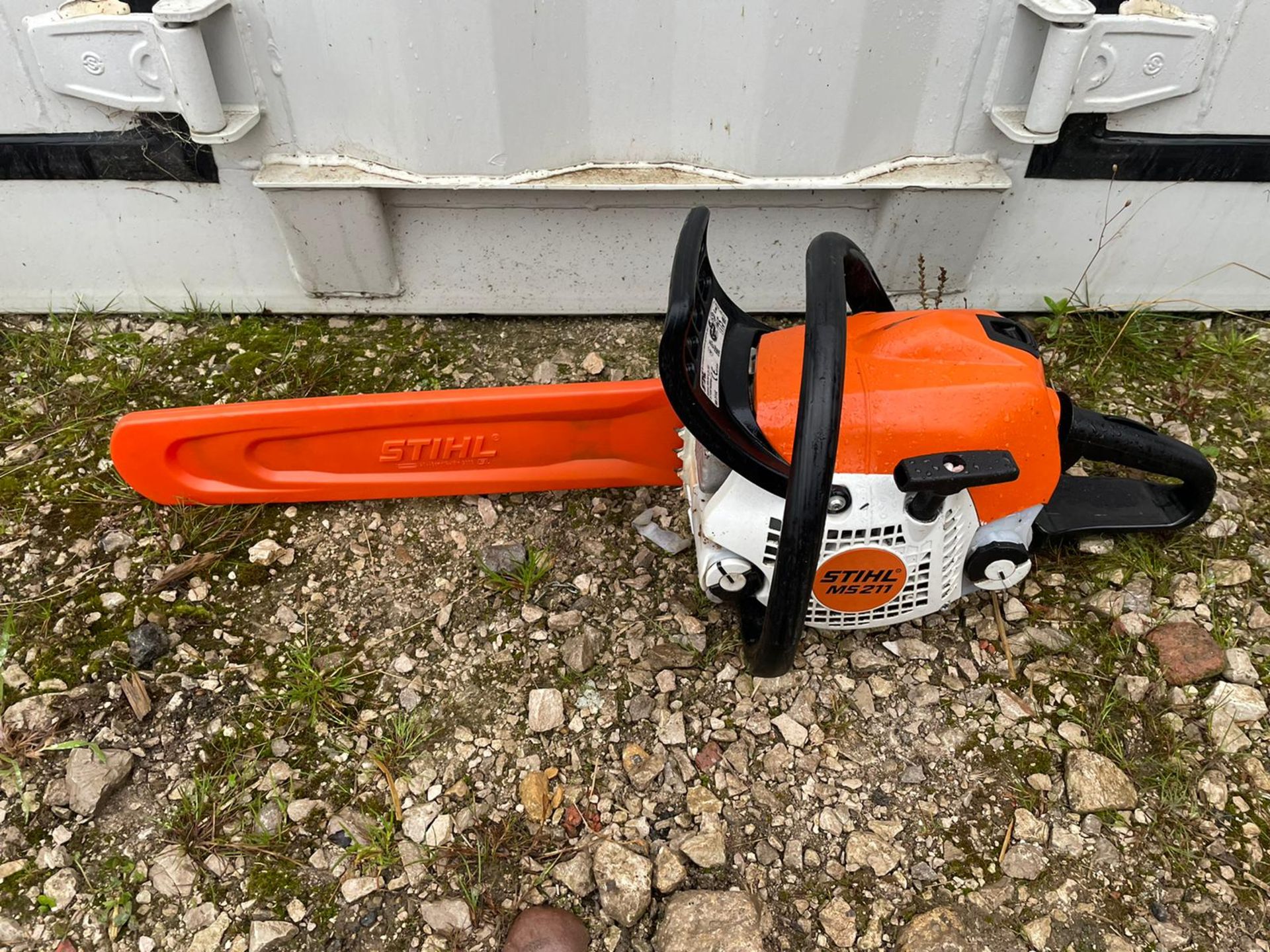 STIHL MS211 CHAINSAW, RUNS AND WORKS, 16" BAR AND CHAIN, BAR COVER IS INCLUDED *NO VAT* - Image 2 of 7