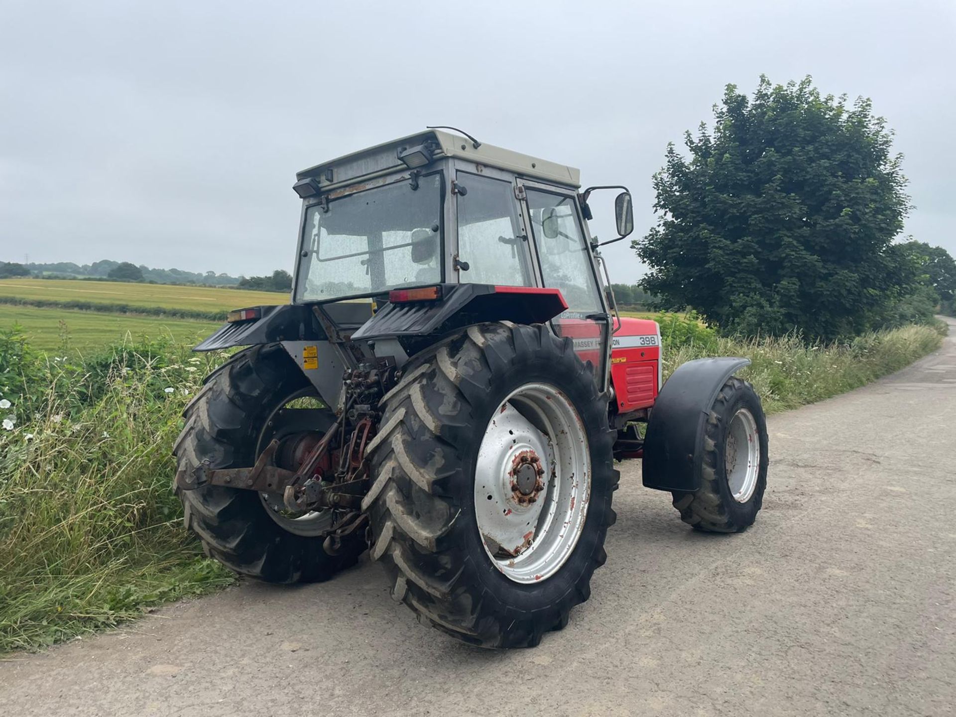 MASSEY FERGUSON 398 4WD TRACTOR, RUNS AND DRIVES, 12 SPEED GEARBOX, CABBED, 95hp *PLUS VAT* - Image 5 of 13