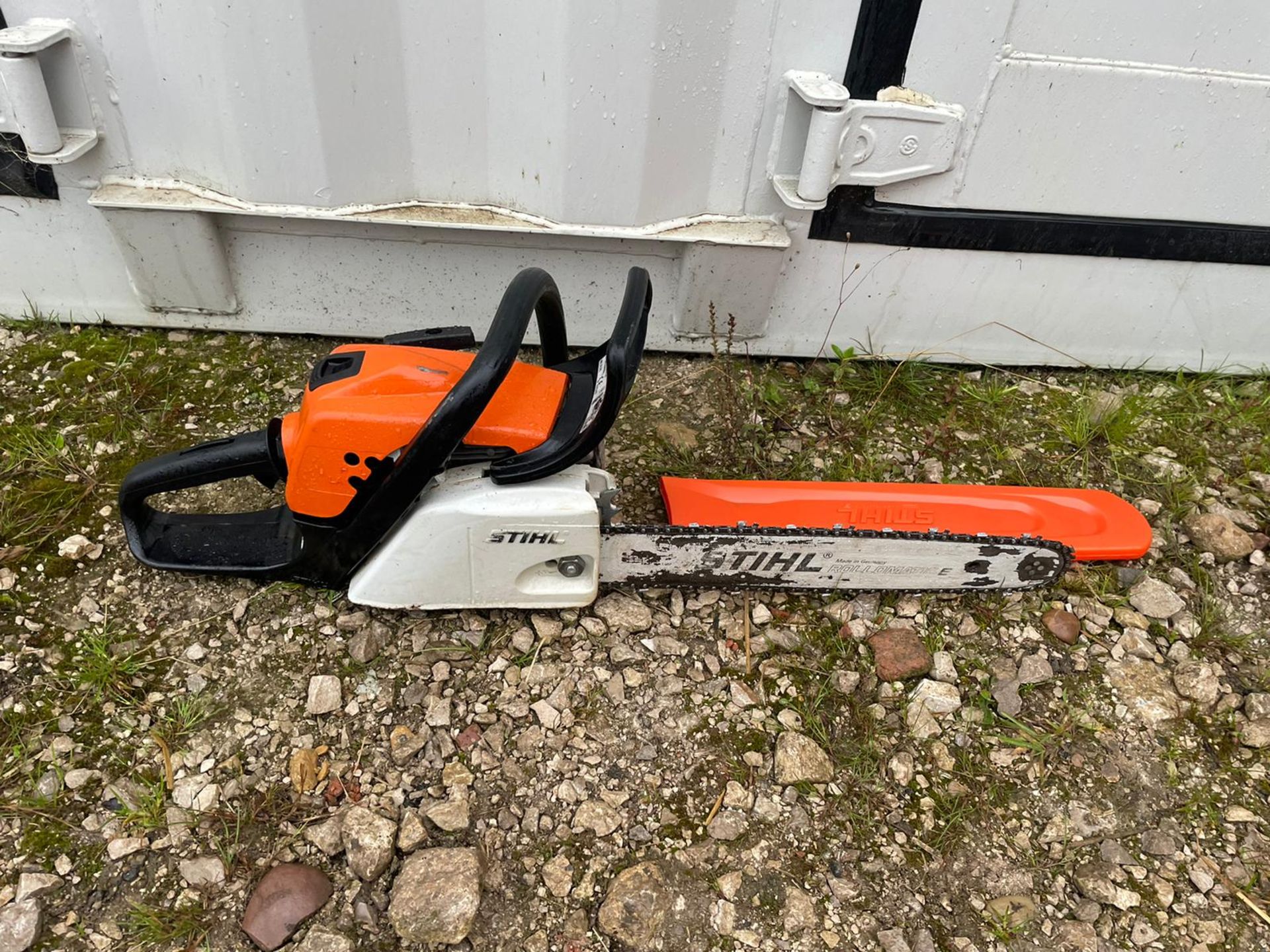 STIHL MS211 CHAINSAW, RUNS AND WORKS, 16" BAR AND CHAIN, BAR COVER IS INCLUDED *NO VAT*