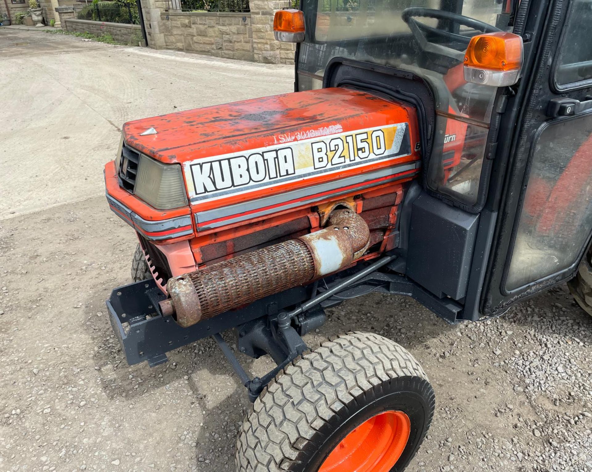 KUBOTA B2150 COMPACT TRACTOR, RUNS AND DRIVES, 3 POINT LINKAGE, 23HP, HYDROSTATIC *PLUS VAT* - Image 7 of 8