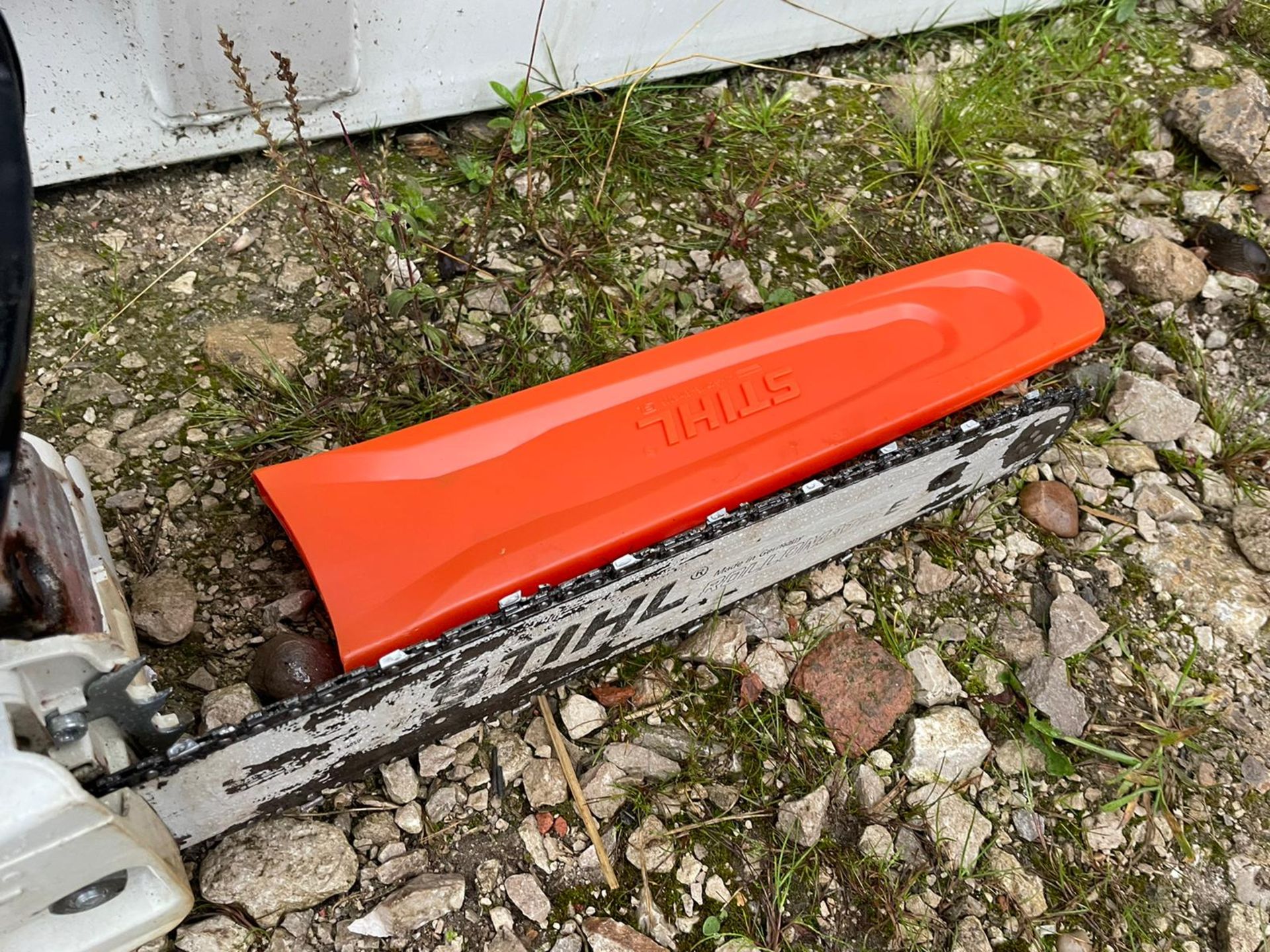 STIHL MS211 CHAINSAW, RUNS AND WORKS, 16" BAR AND CHAIN, BAR COVER IS INCLUDED *NO VAT* - Image 7 of 7