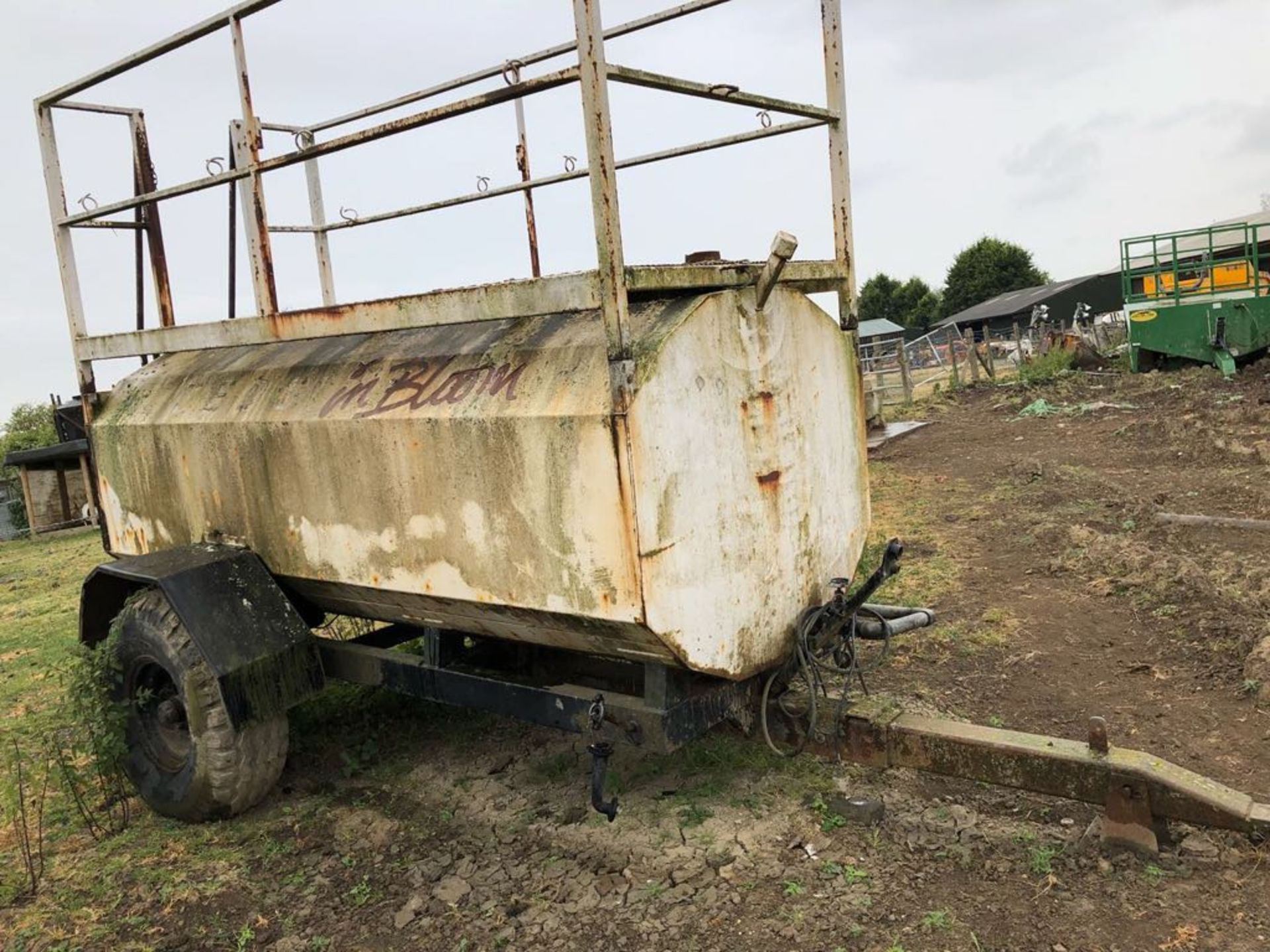 SINGLE AXLE TOW ABLE WATER BOWSER WITH LADDER AND PLATFORM *PLUS VAT* - Image 5 of 5