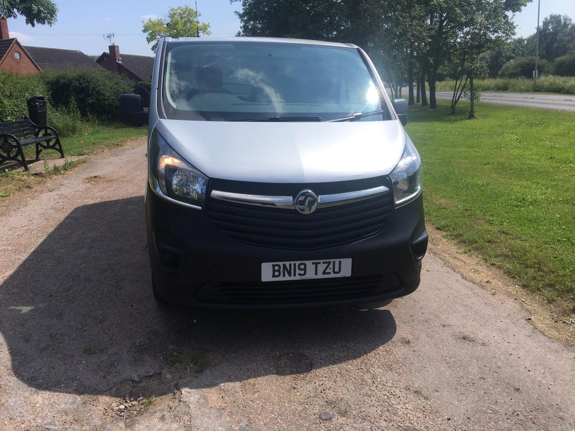 2019 VAUXHALL VIVARO 2700 CDTI S/S SILVER PANEL VAN, 1.6 DIESEL ENGINE, 54,566 MILES *NO VAT* - Image 2 of 21