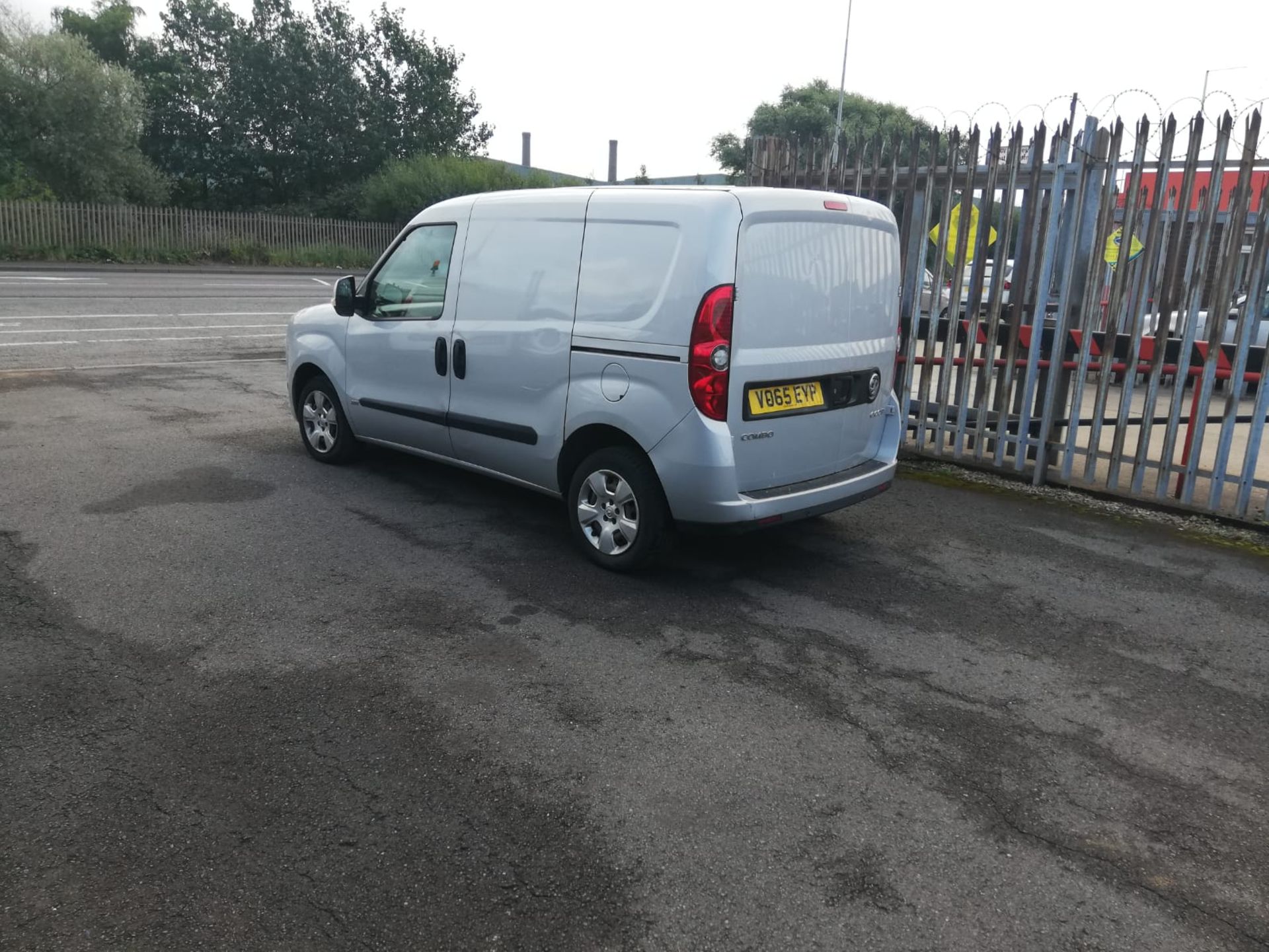 2015 VAUXHALL COMBO 2000 L1H1 CDTI S/S SPORT SILVER PANEL VAN, 1.3 DIESEL, 83K MILES *PLUS VAT* - Image 5 of 9