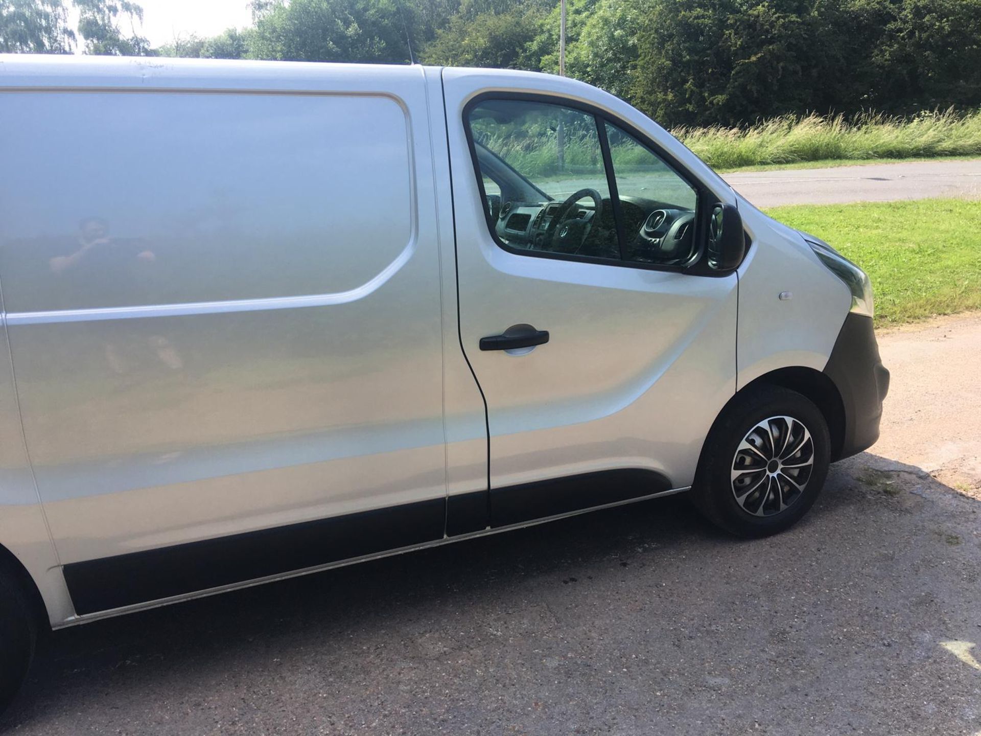 2019 VAUXHALL VIVARO 2700 CDTI S/S SILVER PANEL VAN, 1.6 DIESEL ENGINE, 54,566 MILES *NO VAT* - Image 9 of 21