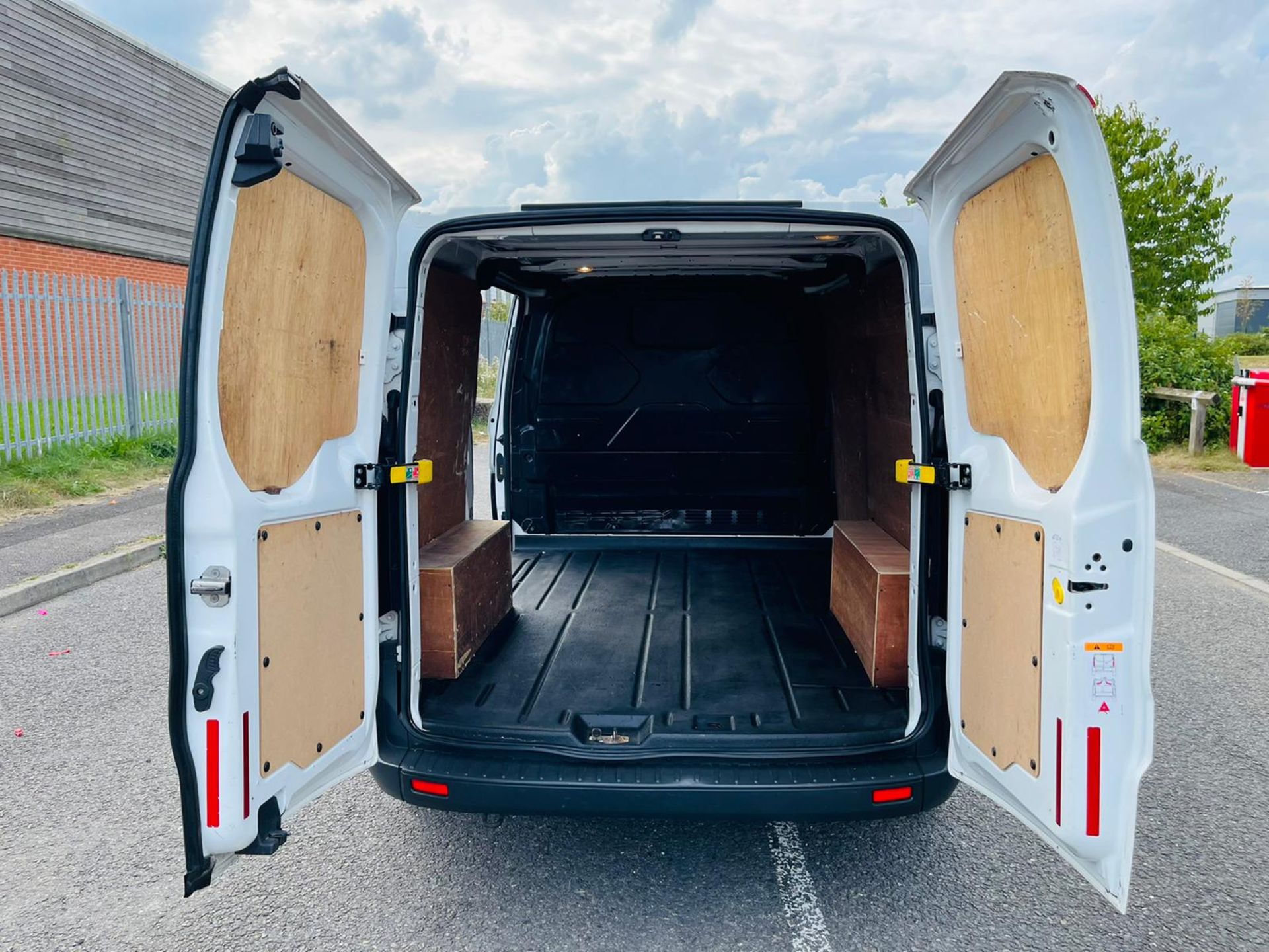 2013 FORD TRANSIT CUSTOM 270 ECO-TECH WHITE PANEL VAN, 2.2 DIESLE ENGINE, 129,937 MILES *NO VAT* - Image 10 of 18