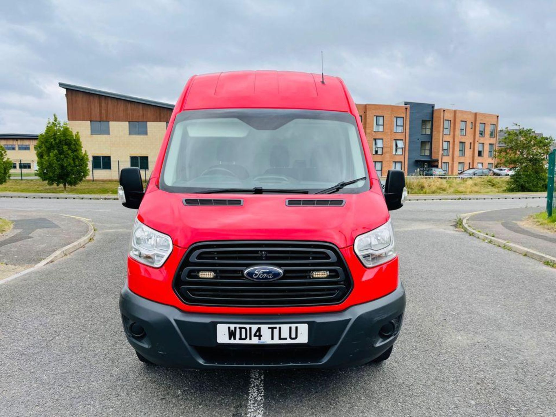 2014 FORD TRANSIT 350 RED PANEL VAN, 2.2 DIESEL ENGINE, SHOWING 120,145 MILES *NO VAT* - Image 2 of 18