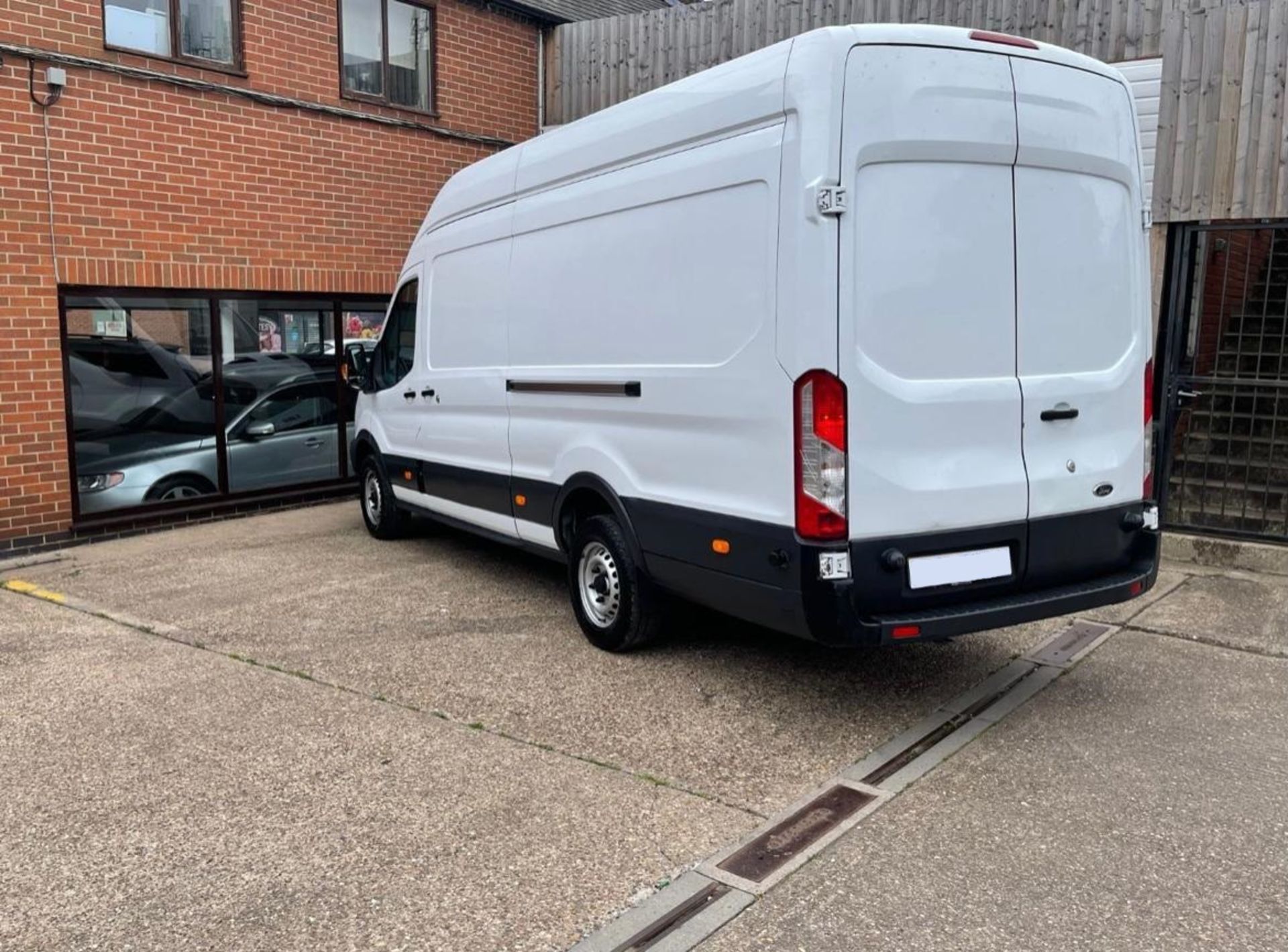 2018 FORD TRANSIT 350 L4 H3 PV DRW WHITE PANEL VAN, 2.0 DIESEL, 47,490 MILES *PLUS VAT* - Image 4 of 14