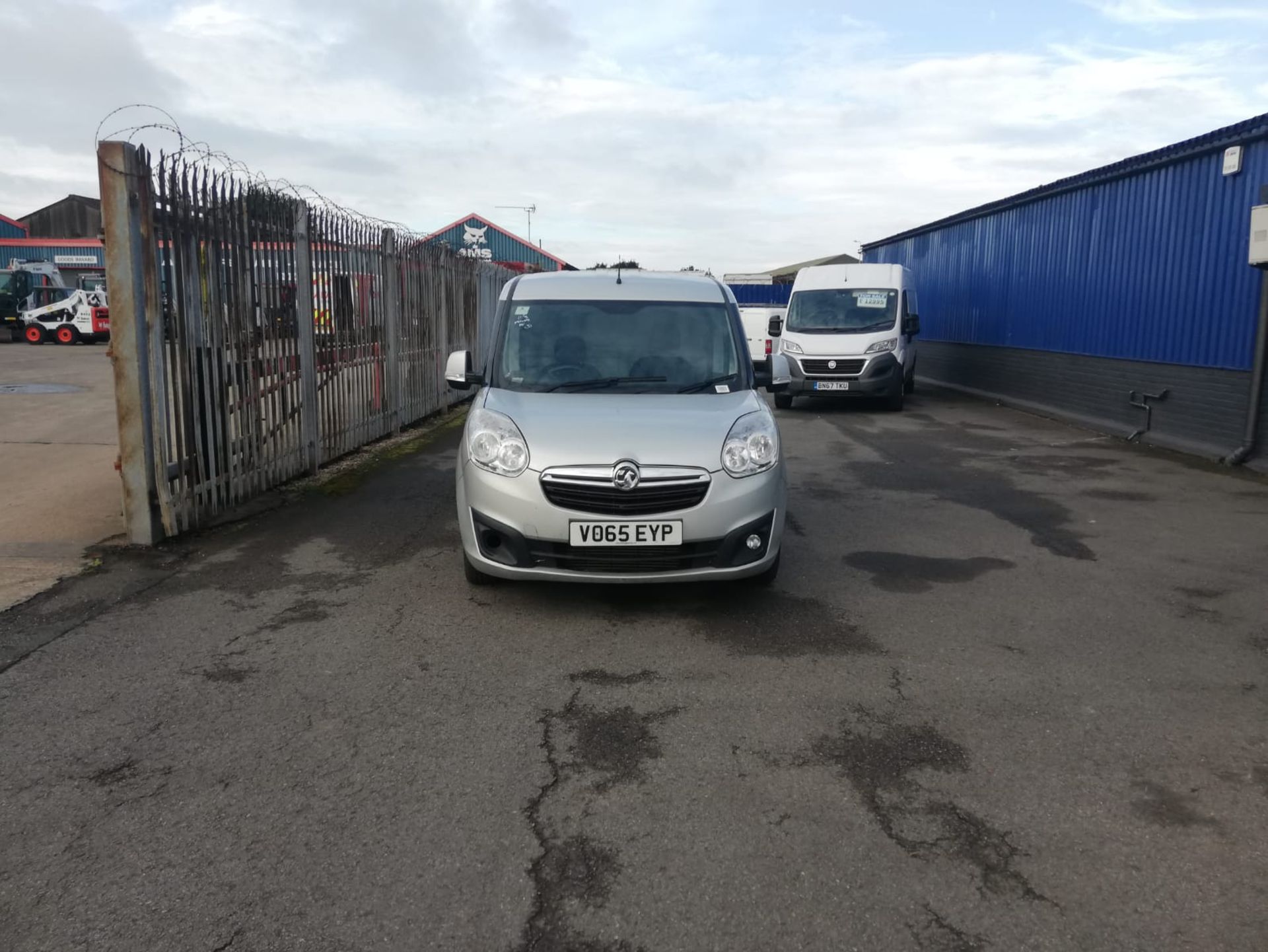 2015 VAUXHALL COMBO 2000 L1H1 CDTI S/S SPORT SILVER PANEL VAN, 1.3 DIESEL, 83K MILES *PLUS VAT* - Image 2 of 9