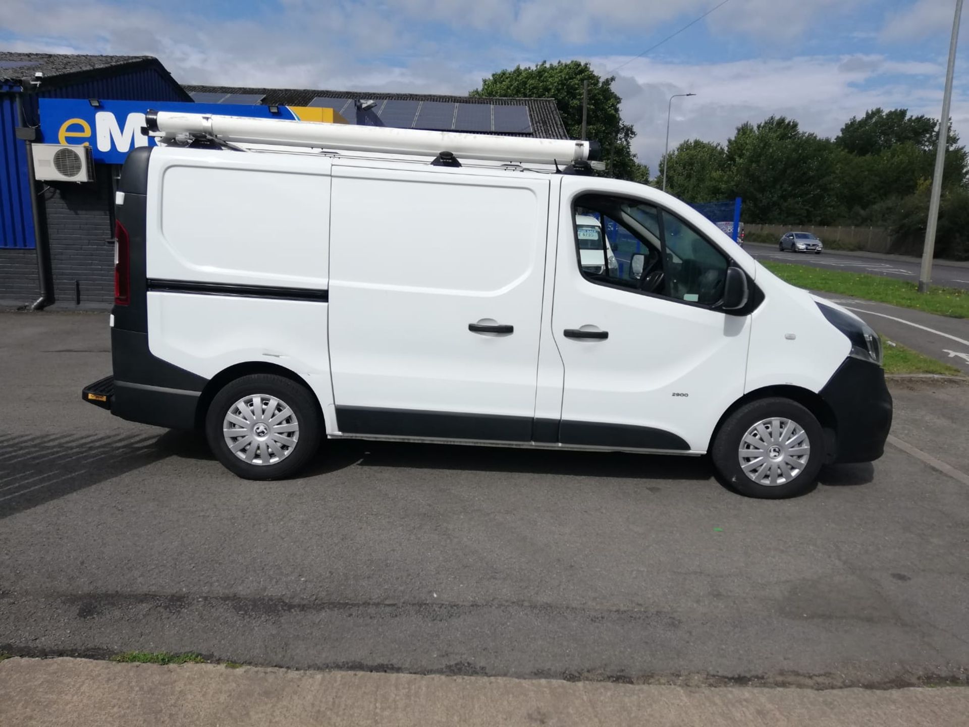 2014/64 VAUXHALL VIVARO 2900 CDTI ECOFLEX WHITE PANEL VAN, 1.6 DIESEL, 107K MILES W/ FSH *PLIS VAT* - Image 8 of 10