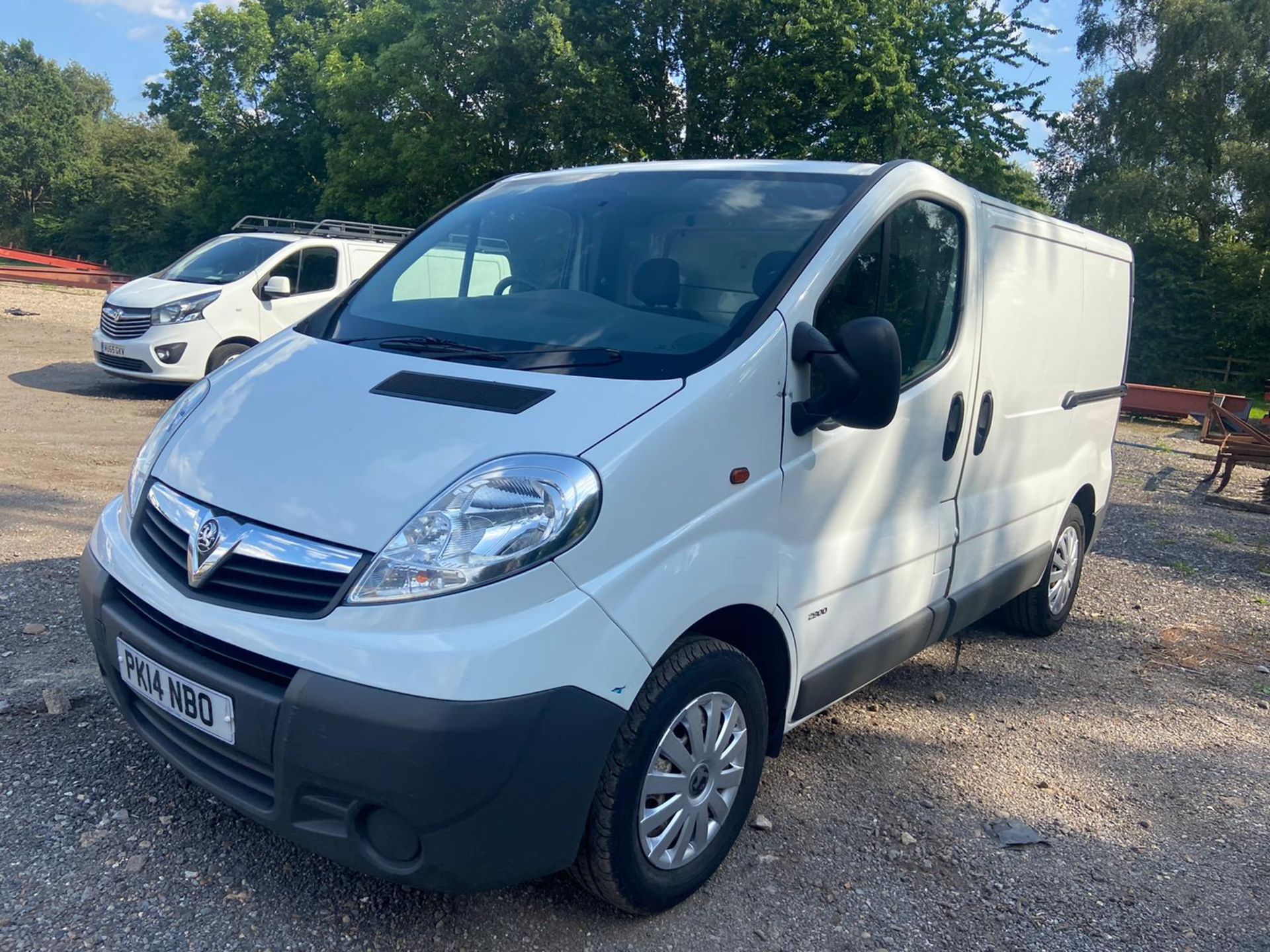 2014 VAUXHALL VIVARO 2900 ECOFLEX CDTI LWB WHITE PANEL VAN, 2.0 DIESEL, 145K MILES *PLUS VAT* - Image 4 of 10