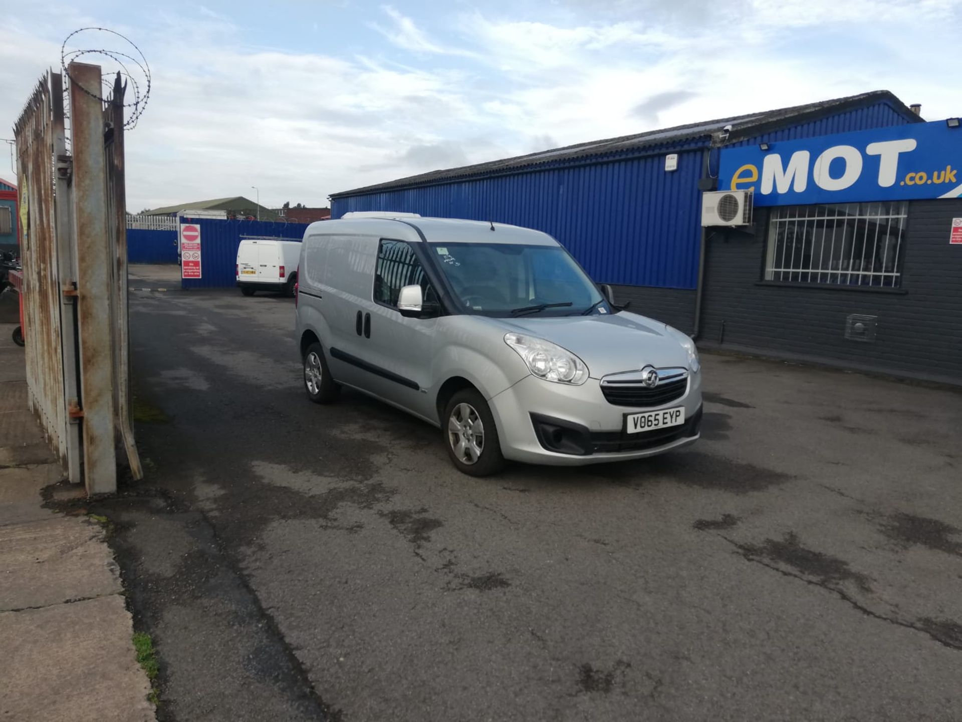 2015 VAUXHALL COMBO 2000 L1H1 CDTI S/S SPORT SILVER PANEL VAN, 1.3 DIESEL, 83K MILES *PLUS VAT*