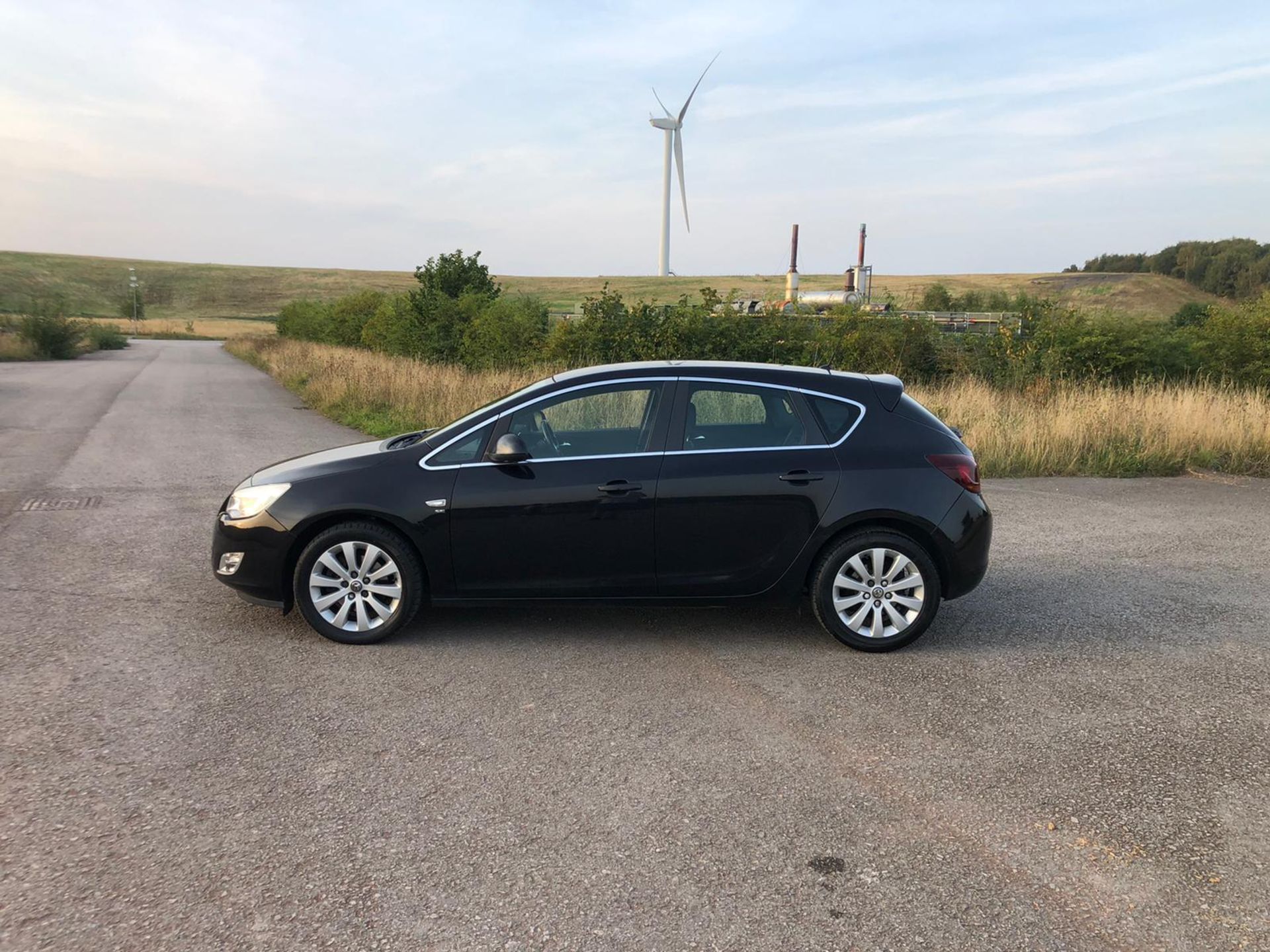 2010 VAUXHALL ASTRA SE CDTI 108 BLACK HATCHBACK, 1.7 DIESEL ENGINE, SHOWING 118K MILES *NO VAT* - Image 4 of 10