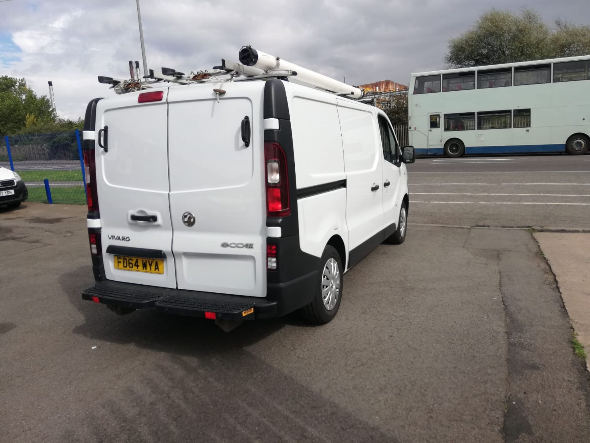 2014/64 VAUXHALL VIVARO 2900 CDTI ECOFLEX WHITE PANEL VAN, 1.6 DIESEL, 107K MILES W/ FSH *PLIS VAT* - Image 7 of 10