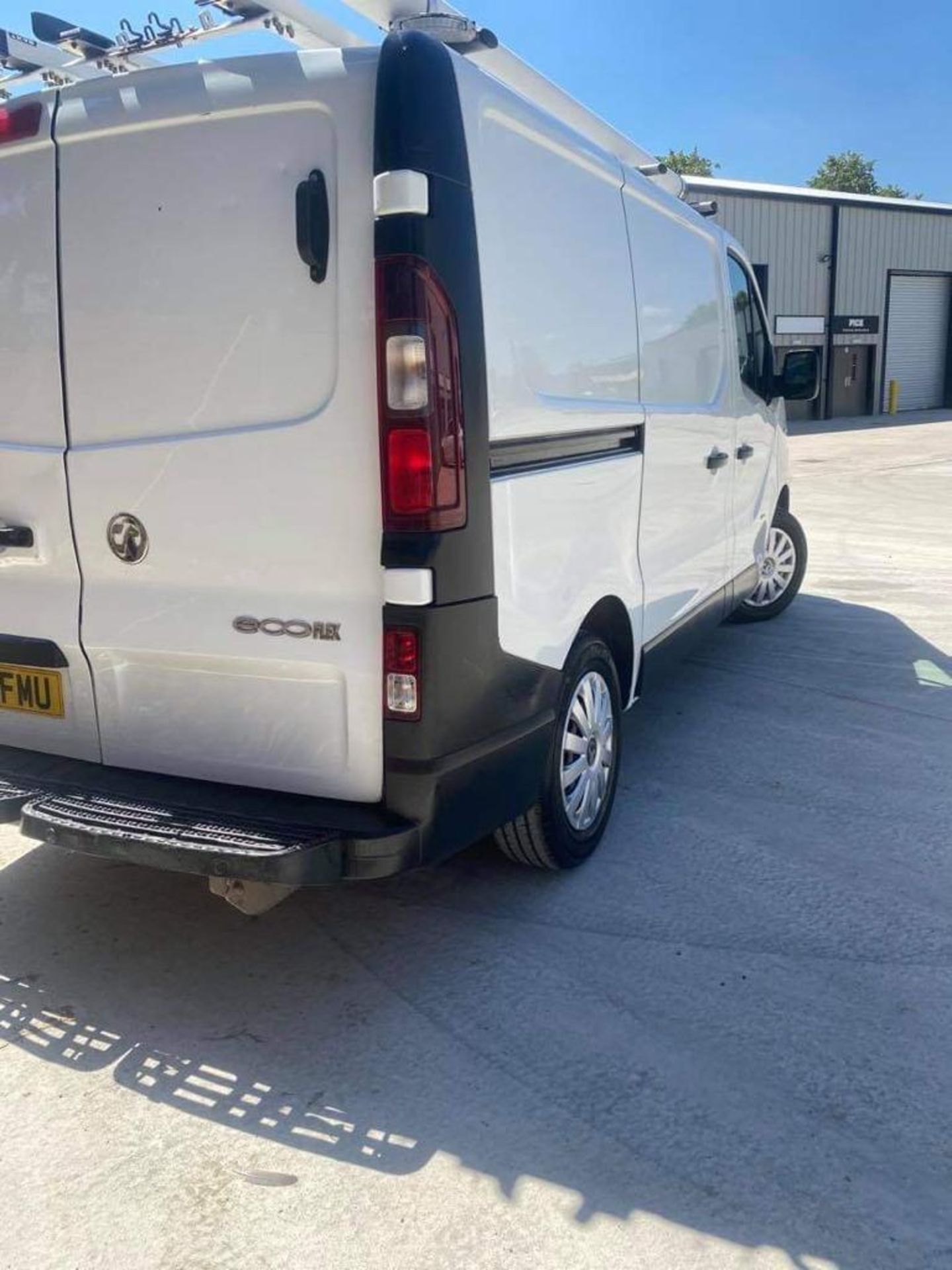 2015 VAUXHALL VIVARO 2900 CDTI ECOFLEX WHITE PANEL VAN, 1.6 DIESEL, 82K MILES WITH FSH *PLUS VAT* - Image 4 of 10