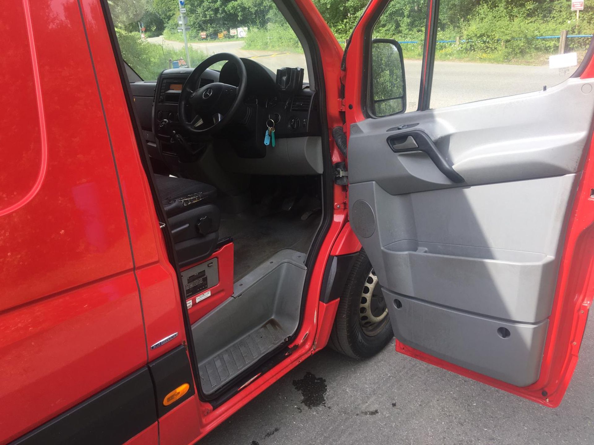 2013 MERCEDES-BENZ SPRINTER 310 CDI RED PANEL VAN, 2143cc DIESEL ENGINE, BLUE EFFICIENCY *NO VAT* - Image 15 of 27