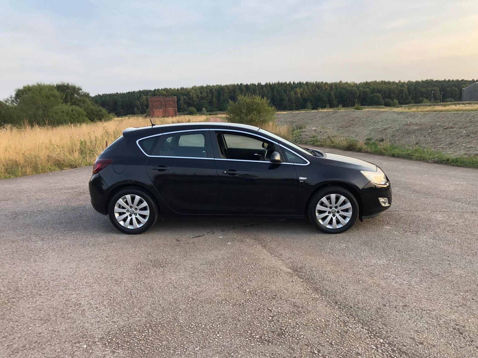 2010 VAUXHALL ASTRA SE CDTI 108 BLACK HATCHBACK, 1.7 DIESEL ENGINE, SHOWING 118K MILES *NO VAT* - Image 6 of 10