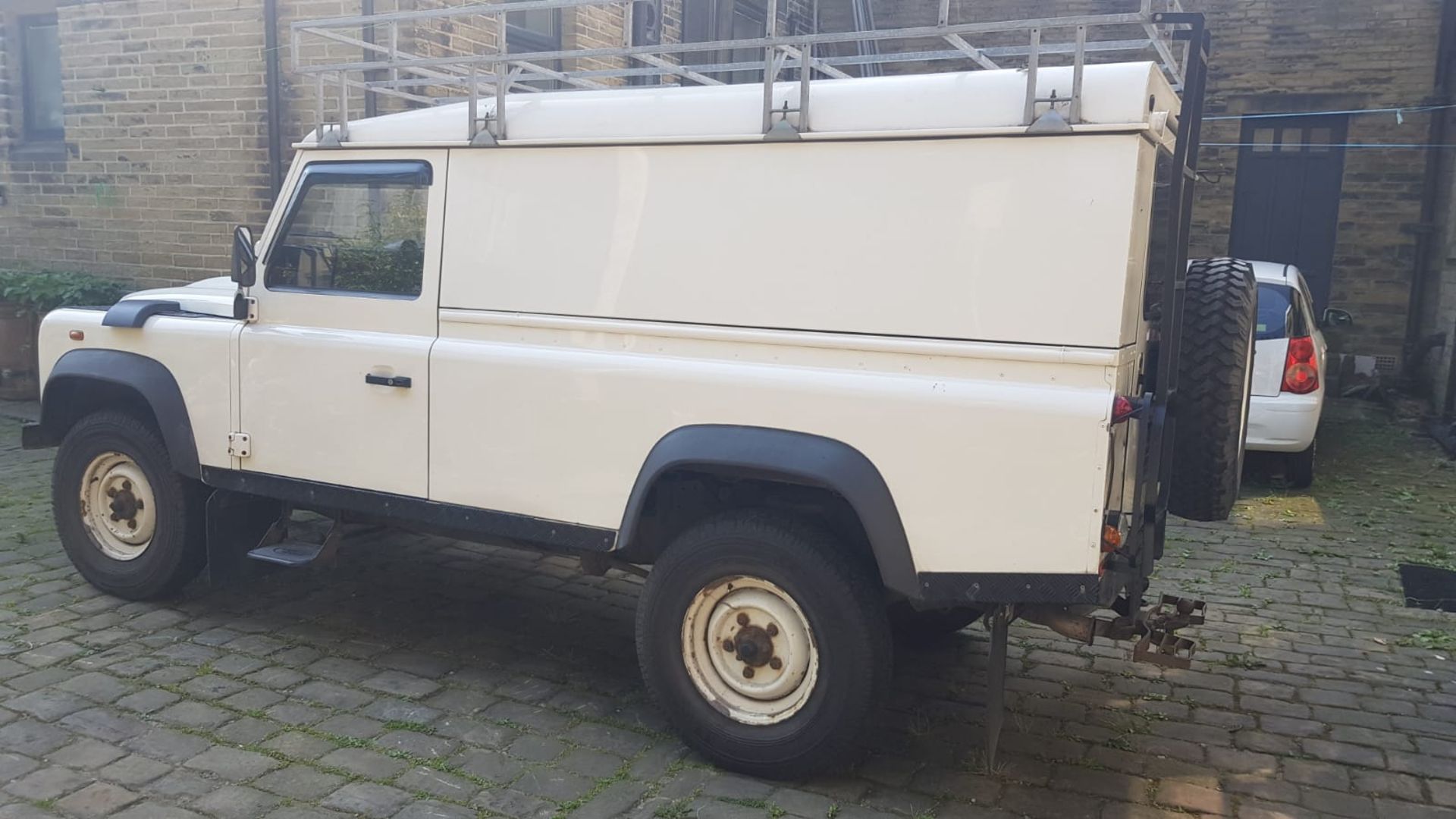 2010 LAND ROVER DEFENDER 110 2.4 TDCI HARD TOP WHITE LCV, 108K MILES WITH FSH *PLUS VAT* - Image 5 of 5