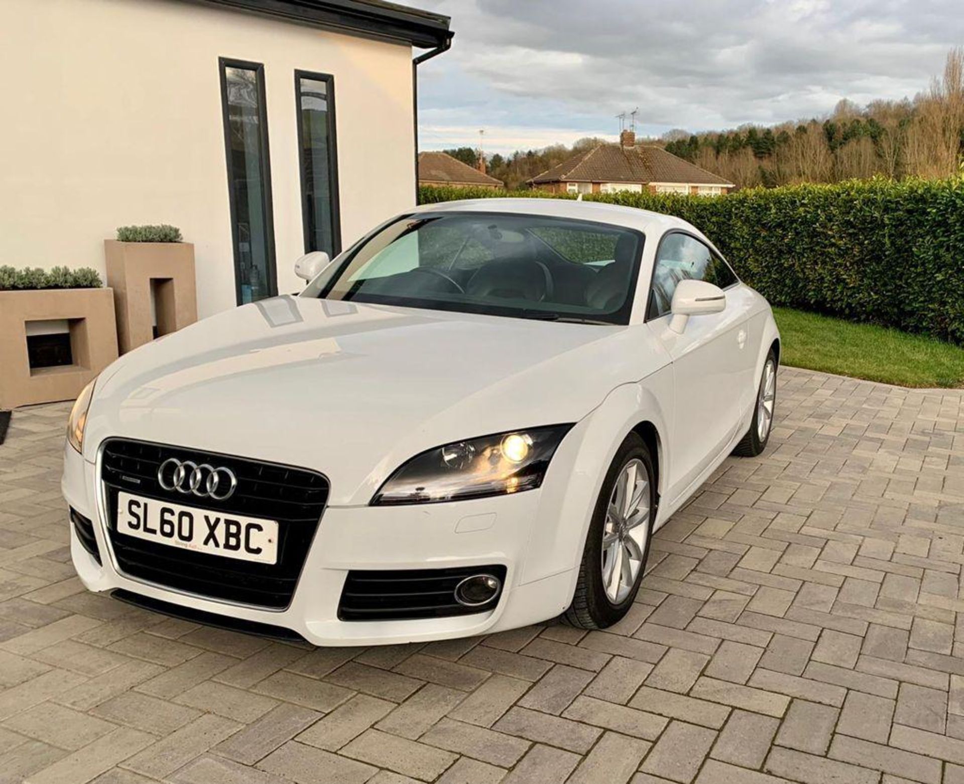 2010/60 AUDI TT SPORT TDI QUATTRO WHITE COUPE, 2.0 DIESEL ENGINE, 81,376 MILES *NO VAT* - Image 4 of 24