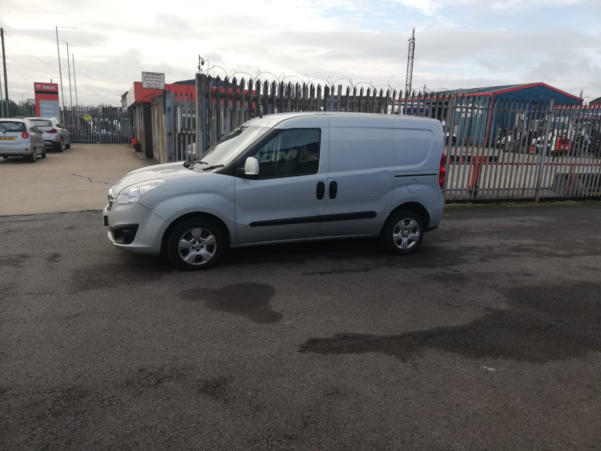 2015 VAUXHALL COMBO 2000 L1H1 CDTI S/S SPORT SILVER PANEL VAN, 1.3 DIESEL, 83K MILES *PLUS VAT* - Image 4 of 9