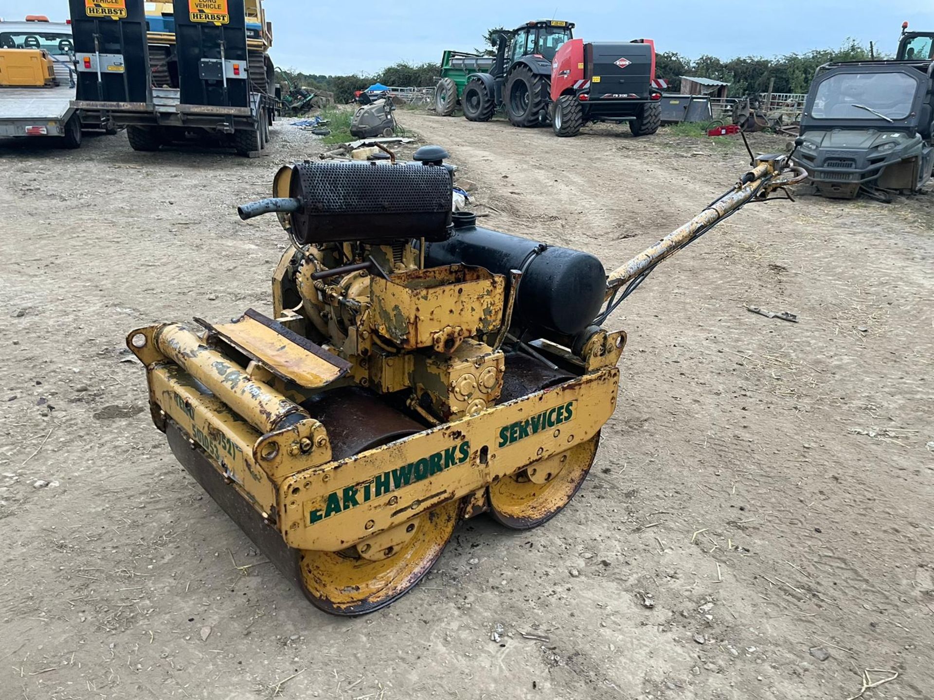 BOMAG F/R DIESEL TWIN DRUM ROLLER, HATZ TWIN CYLINDER DIESEL ENGINE, UNTESTED *PLUS VAT* - Image 2 of 9