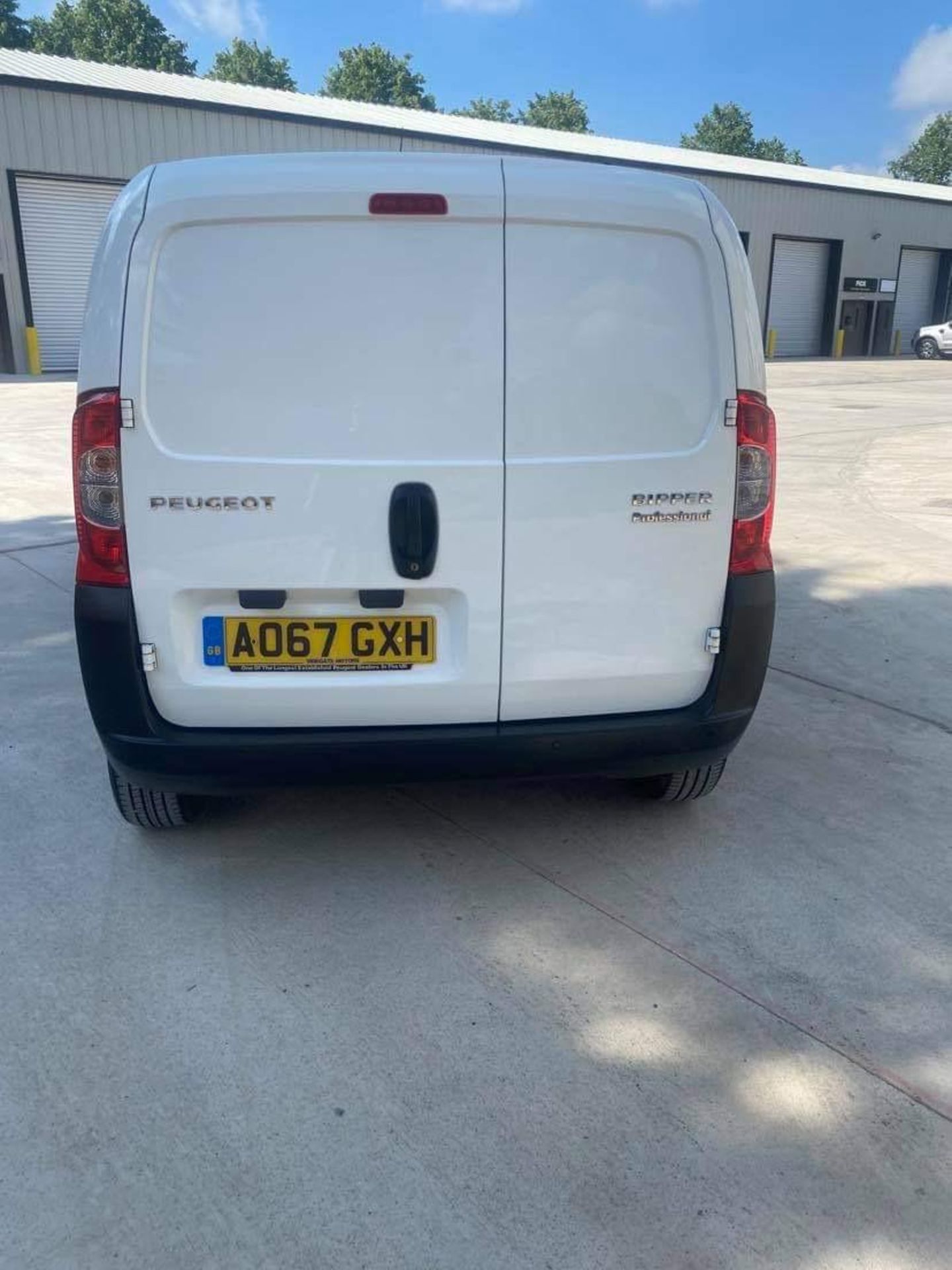 2017/67 REG PEUGEOT BIPPER PROFESSIONAL HDI 1.25 DIESEL WHITE PANEL VAN, SHOWING 2 FORMER KEEPERS - Image 6 of 11