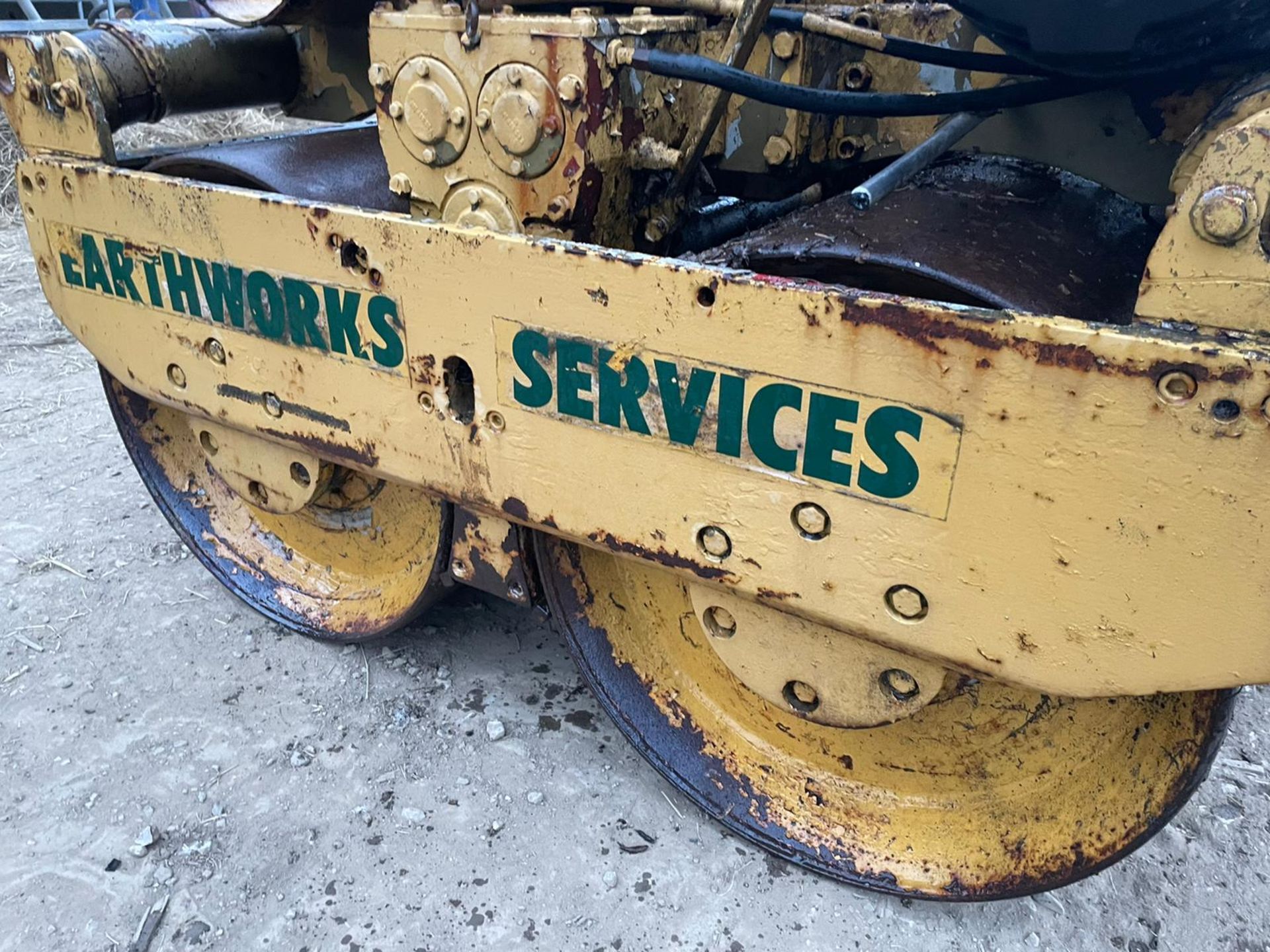 BOMAG F/R DIESEL TWIN DRUM ROLLER, HATZ TWIN CYLINDER DIESEL ENGINE, UNTESTED *PLUS VAT* - Image 6 of 9