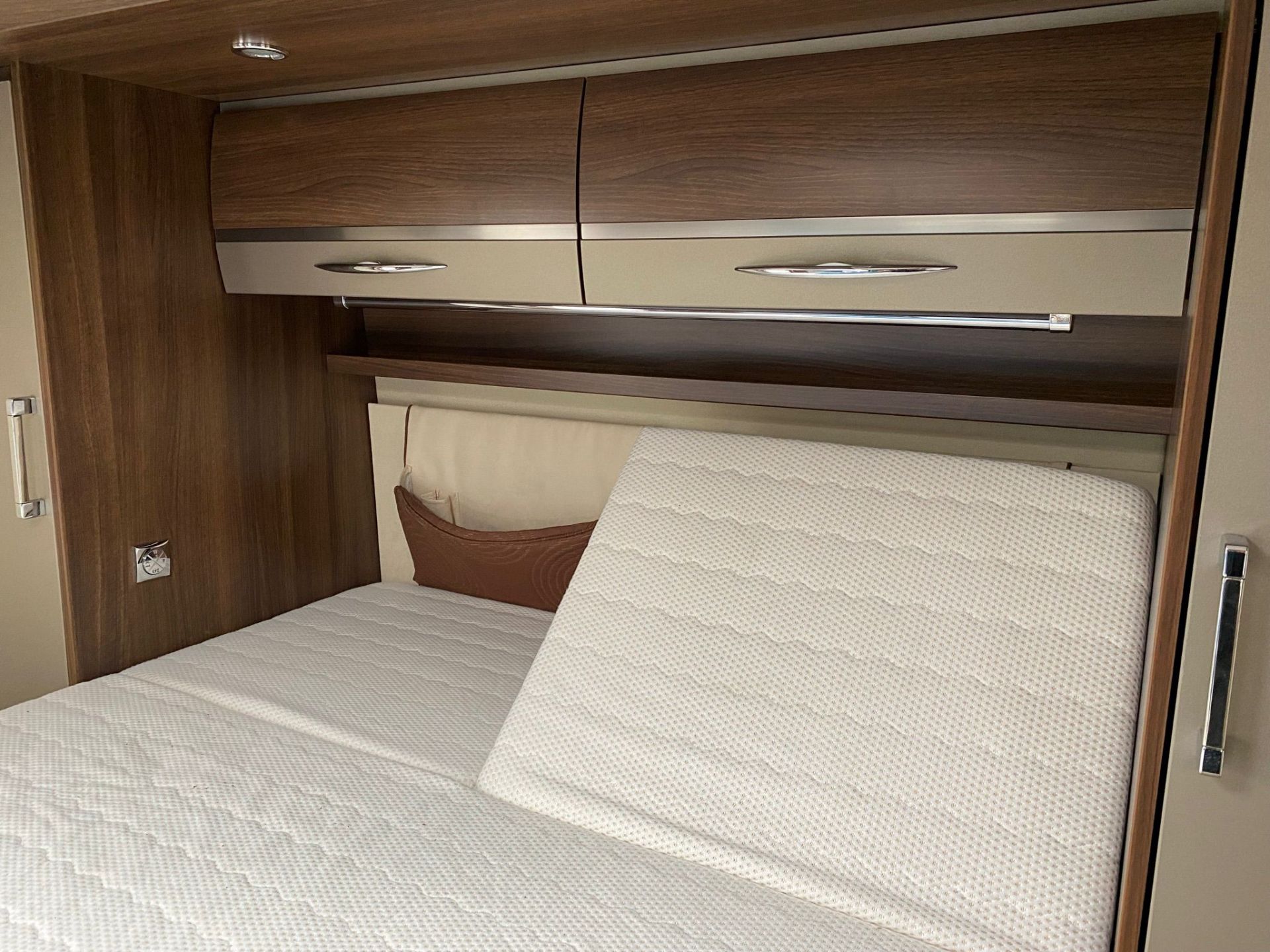 2011 BURSTNER ELEGANCE i800 4 BERTH MOTORHOME, AWNING, 23000 MILES WITH FSH *NO VAT* - Image 25 of 26