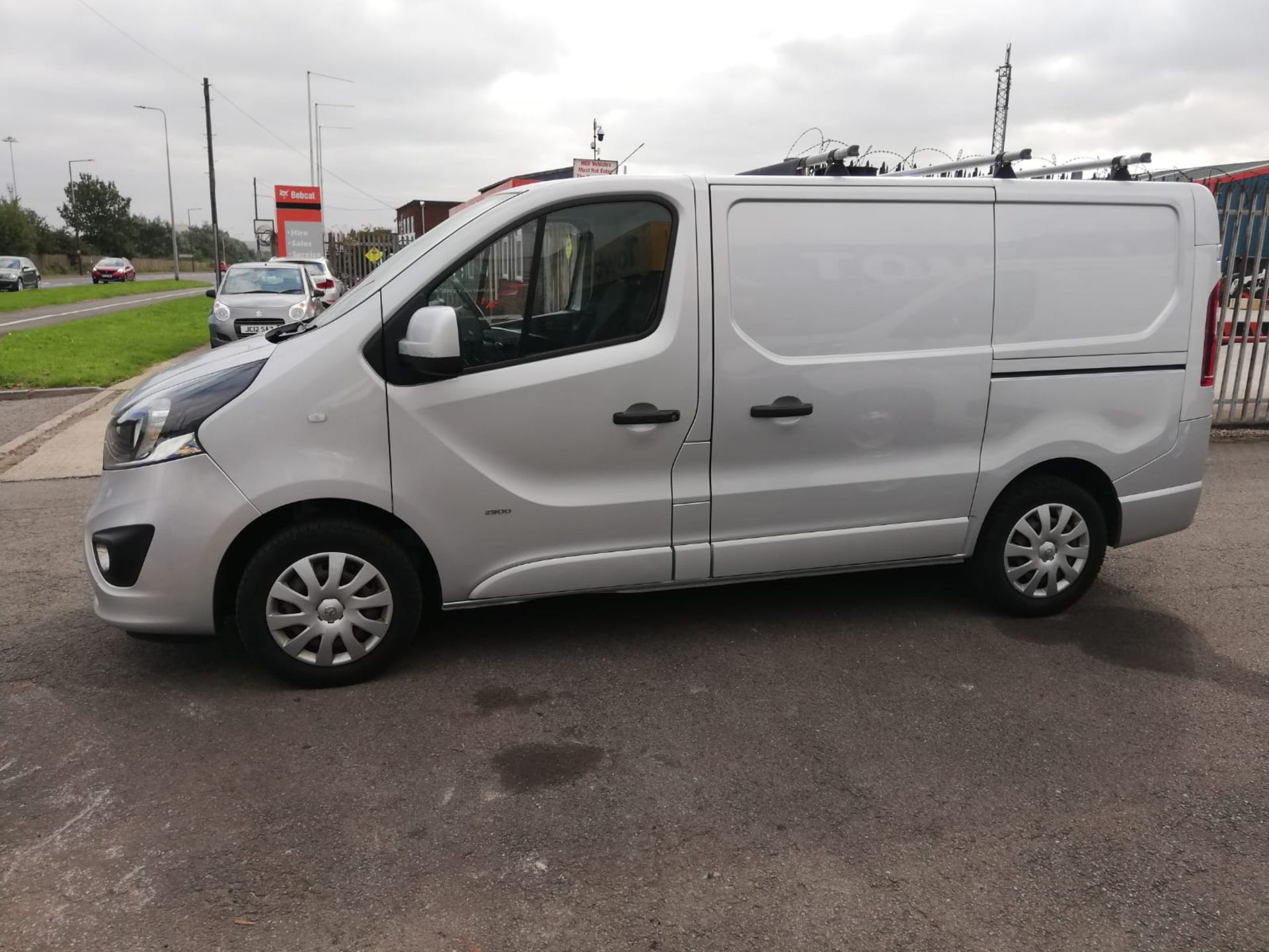 2016 VAUXHALL VIVARO 2900 SPORTIVE CDTI SILVER PANEL VAN, 1.6 DIESEL, 96K MILES WITH FSH *PLUS VAT* - Image 4 of 11