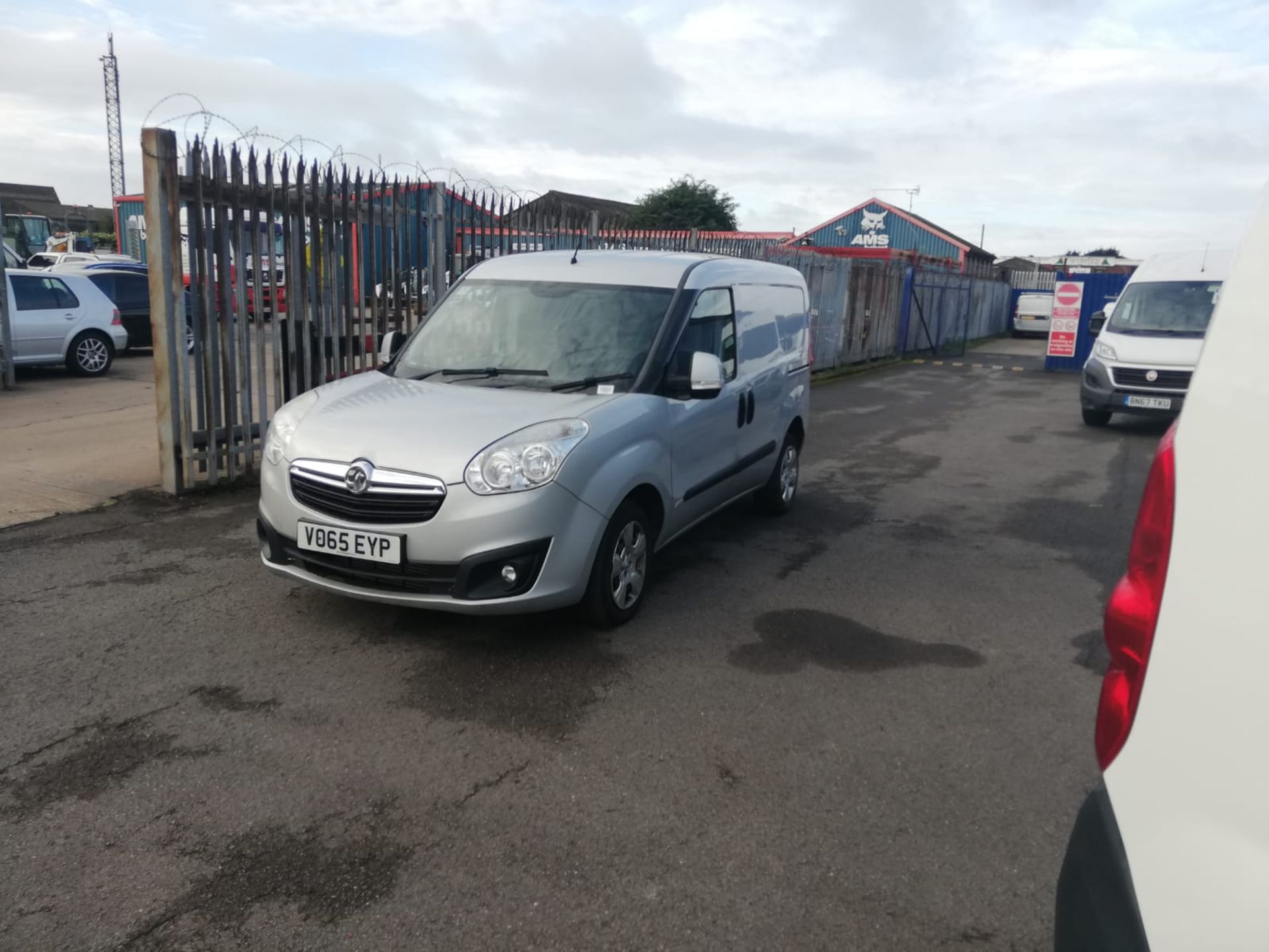 2015 VAUXHALL COMBO 2000 L1H1 CDTI S/S SPORT SILVER PANEL VAN, 1.3 DIESEL, 83K MILES *PLUS VAT* - Image 3 of 9