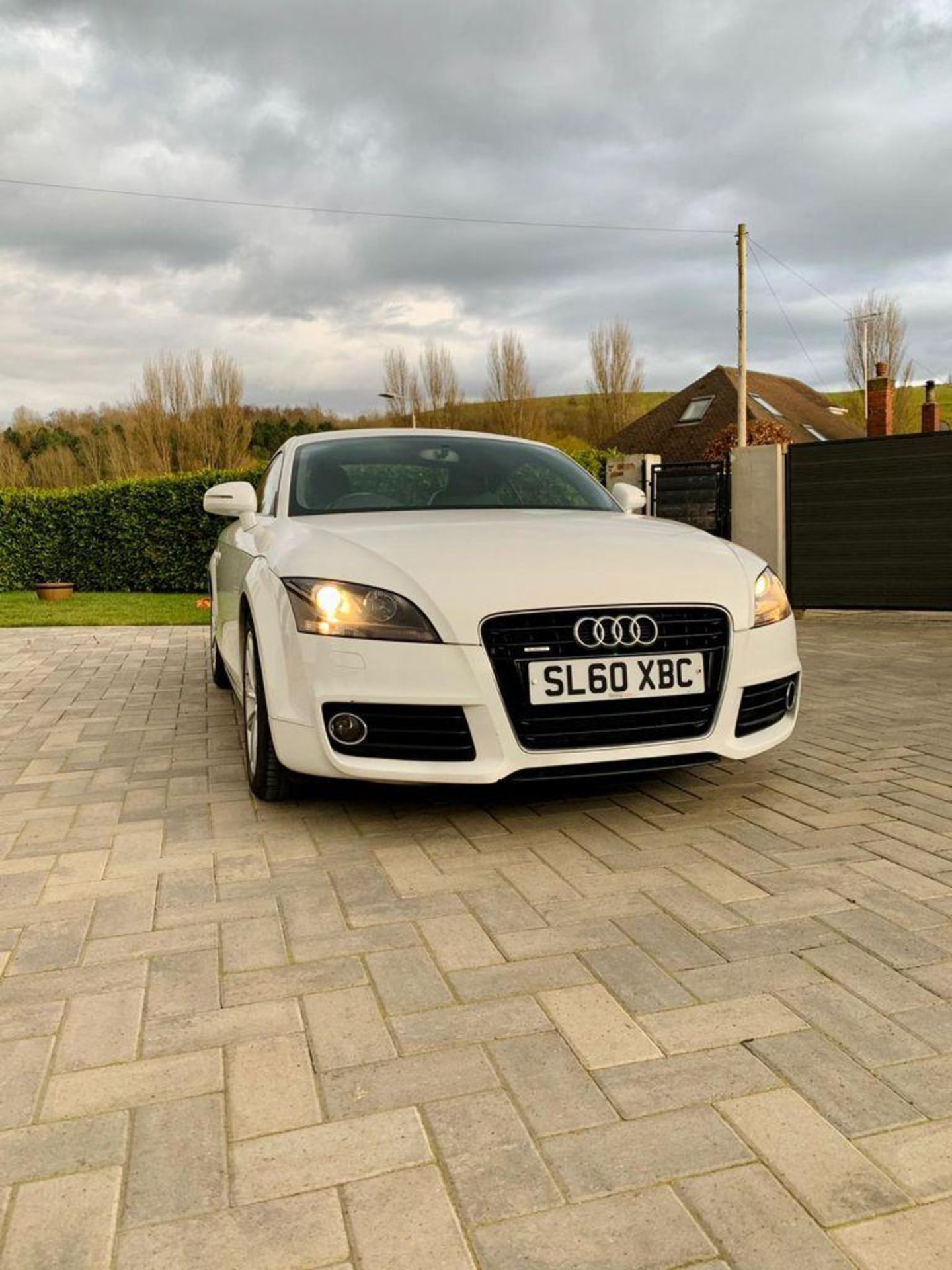 2010/60 AUDI TT SPORT TDI QUATTRO WHITE COUPE, 2.0 DIESEL ENGINE, 81,376 MILES *NO VAT* - Image 2 of 24