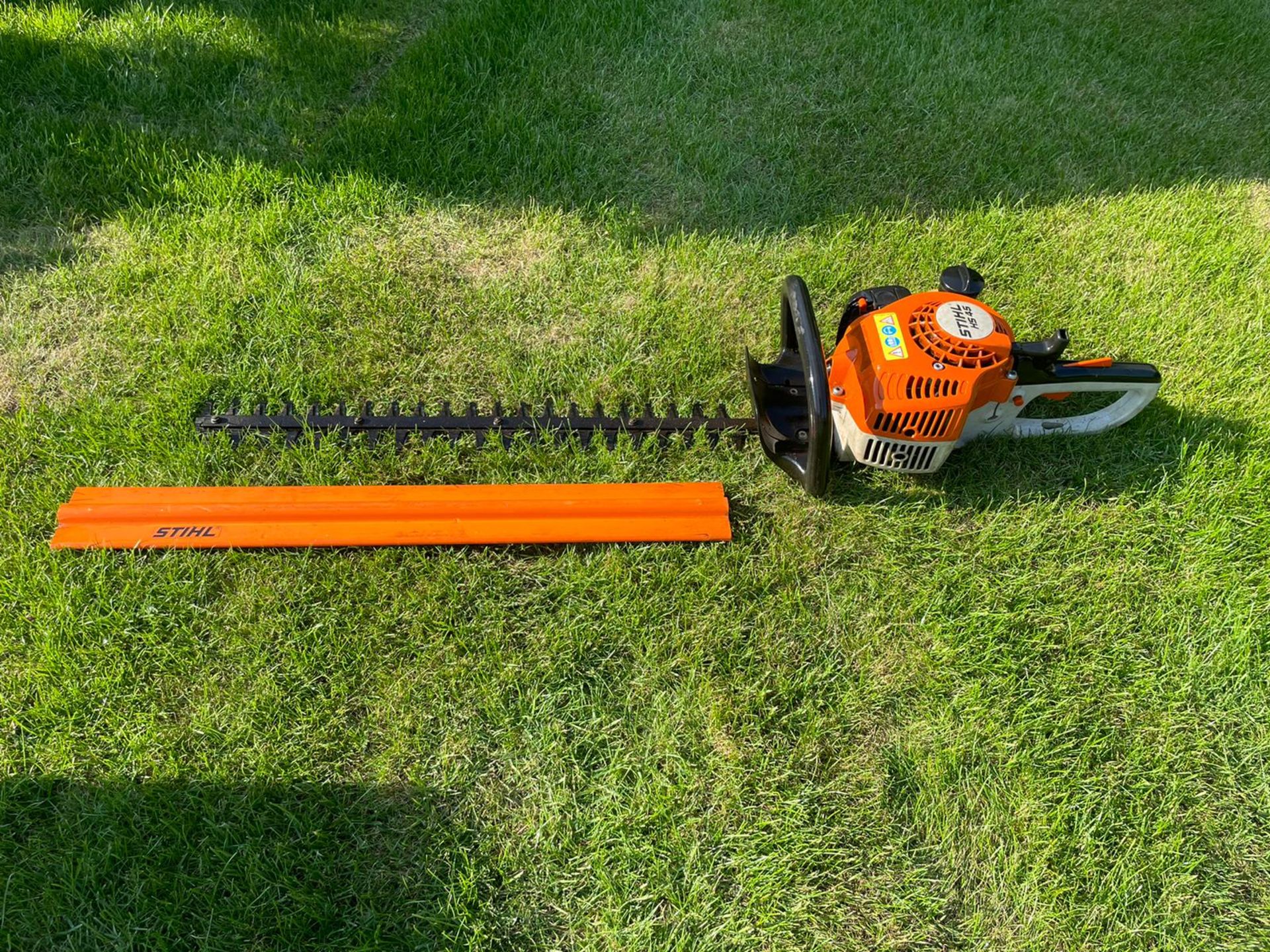 2019 STIHL HS45 HEDGE TRIMMER, RUND AND WORKS, BAR COVER IS INCLUDED *NO VAT*