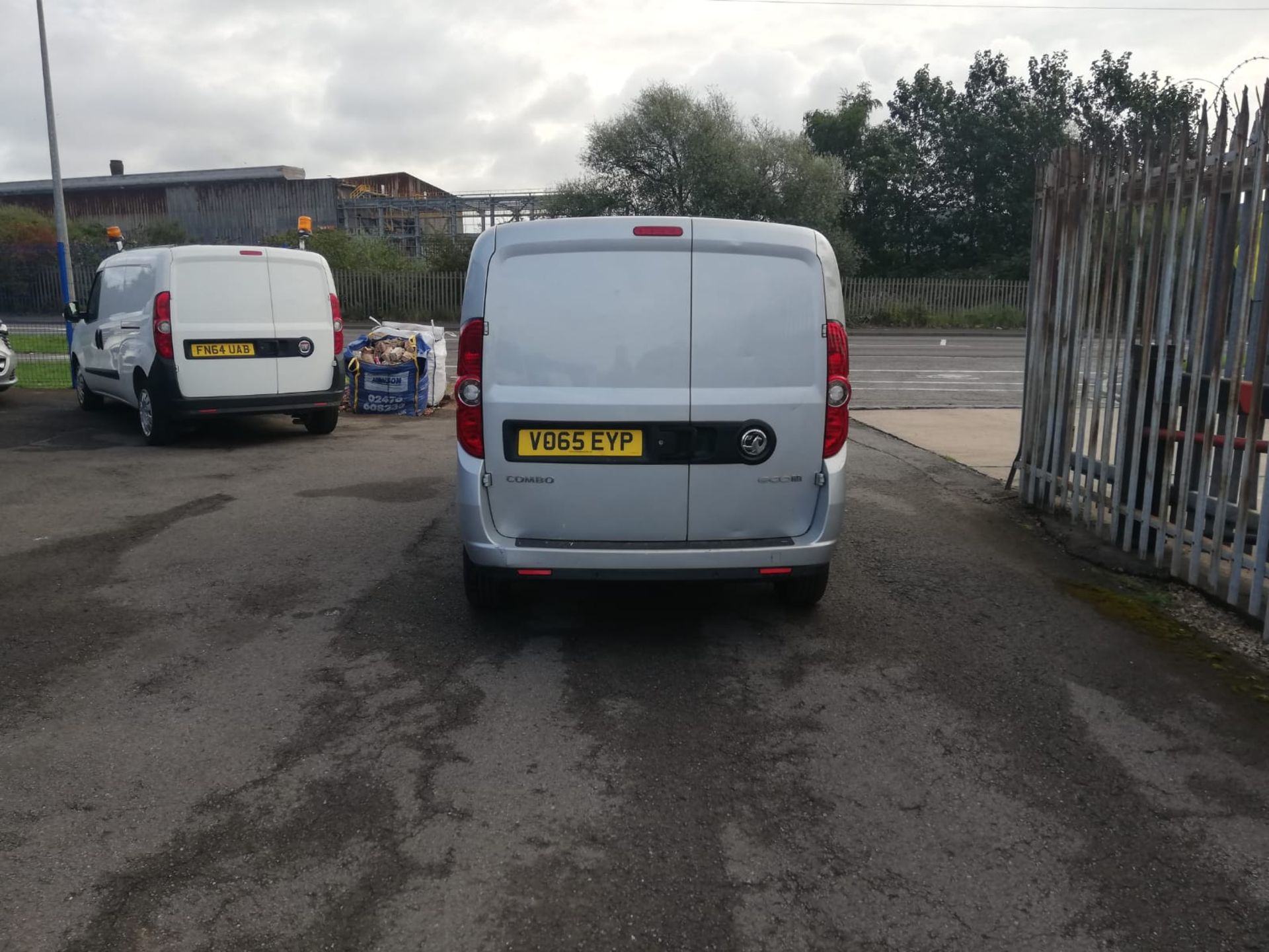 2015 VAUXHALL COMBO 2000 L1H1 CDTI S/S SPORT SILVER PANEL VAN, 1.3 DIESEL, 83K MILES *PLUS VAT* - Image 6 of 9