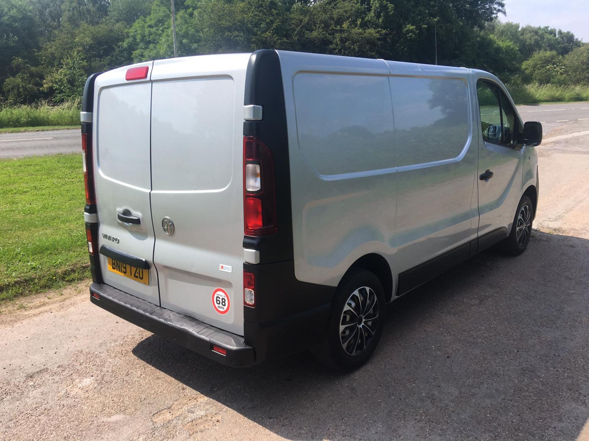 2019 VAUXHALL VIVARO 2700 CDTI S/S SILVER PANEL VAN, 1.6 DIESEL ENGINE, 54,566 MILES *NO VAT* - Image 8 of 21