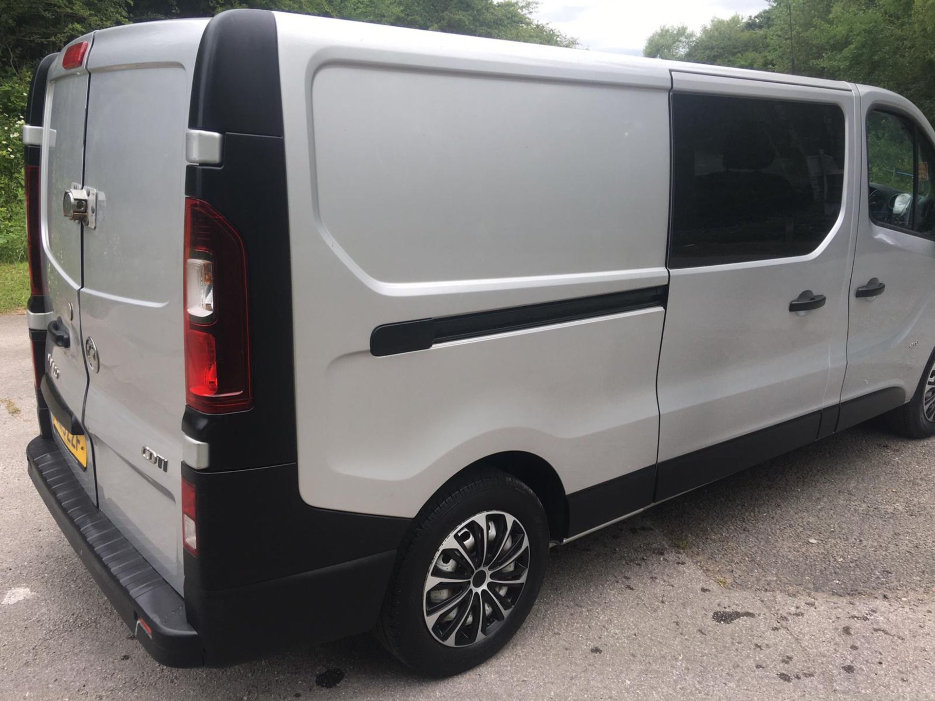 2015 VAUXHALL VIVARO 2900 CDTI GREY PANEL VAN, 1.6 DIESEL ENGINE, 101,011 MILES *NO VAT* - Image 8 of 25