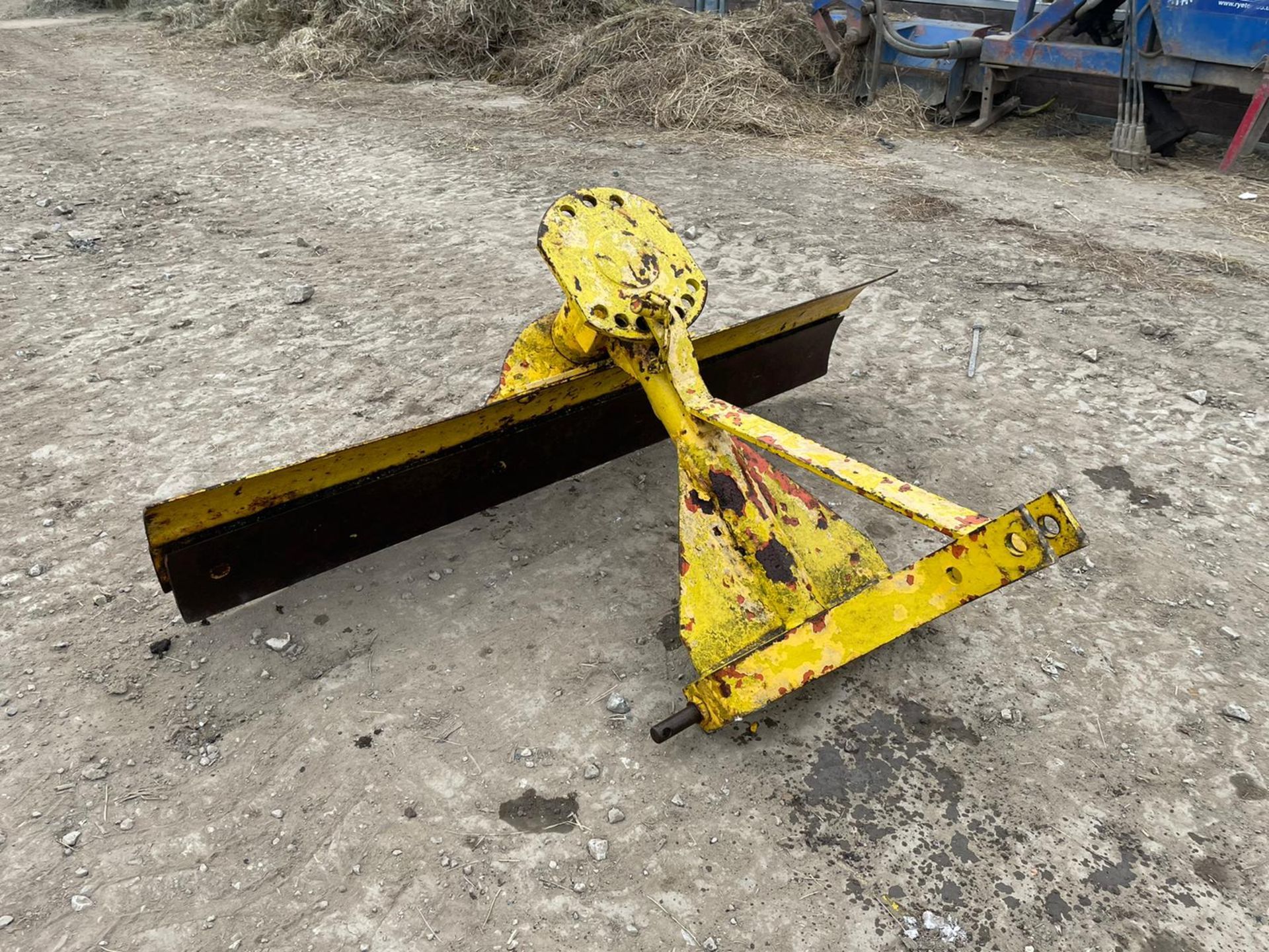 INDEPENDANCE SCRAPER / GRADER, SUITABLE FOR COMPACT TRACTOR, 3 POINT LINKAGE *PLUS VAT* - Image 2 of 4